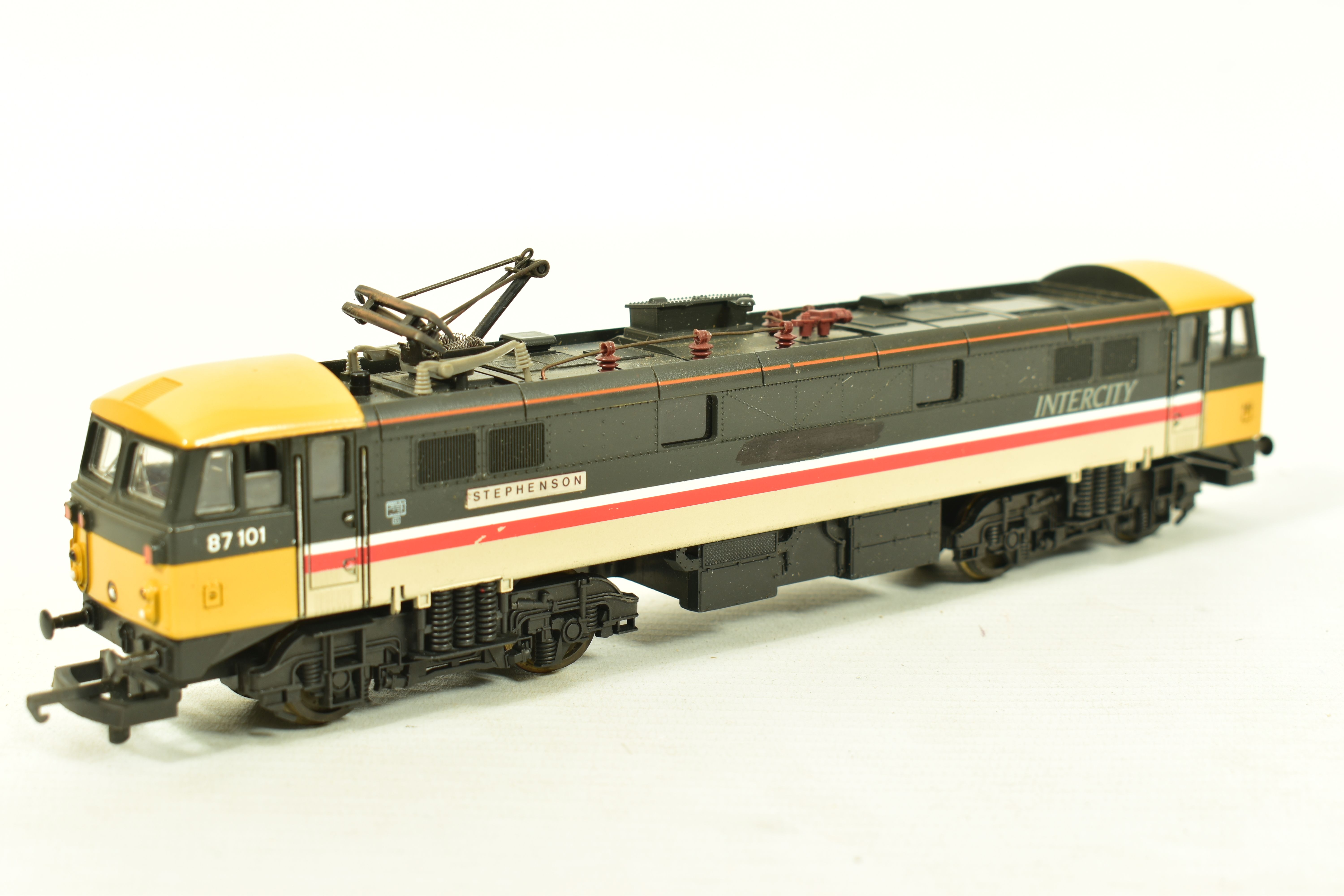 FIVE BOXED LIMA OO GAUGE CLASS 87 LOCOMOTIVES, 'City of Birmingham' No.87 009 (L205195), 'Lord - Image 8 of 17