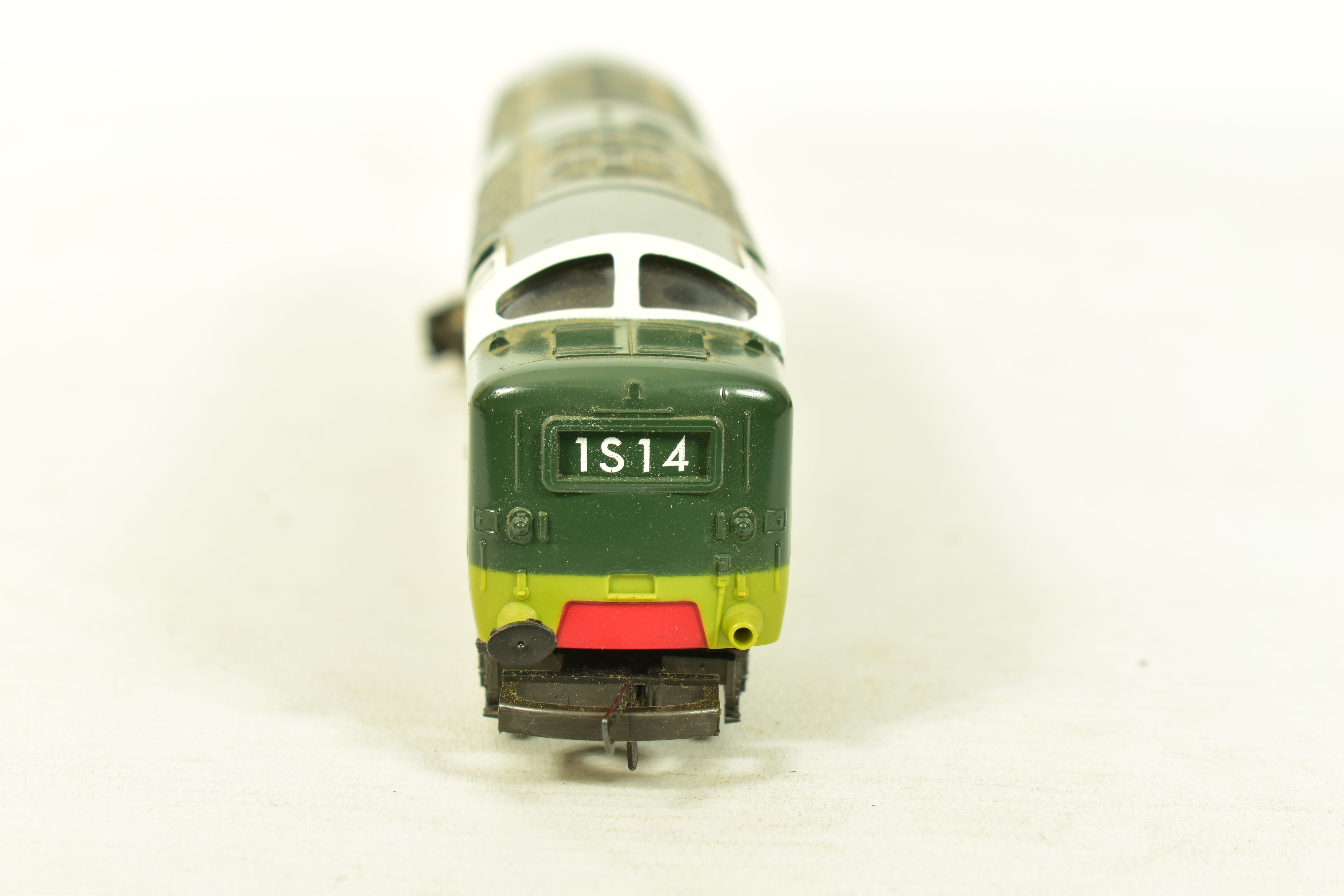 FOUR BOXED LIMA OO GAUGE CLASS 55 DELTIC LOCOMOTIVES, 2 x 'Meld' No.D9003, B.R. two tone green - Image 7 of 15