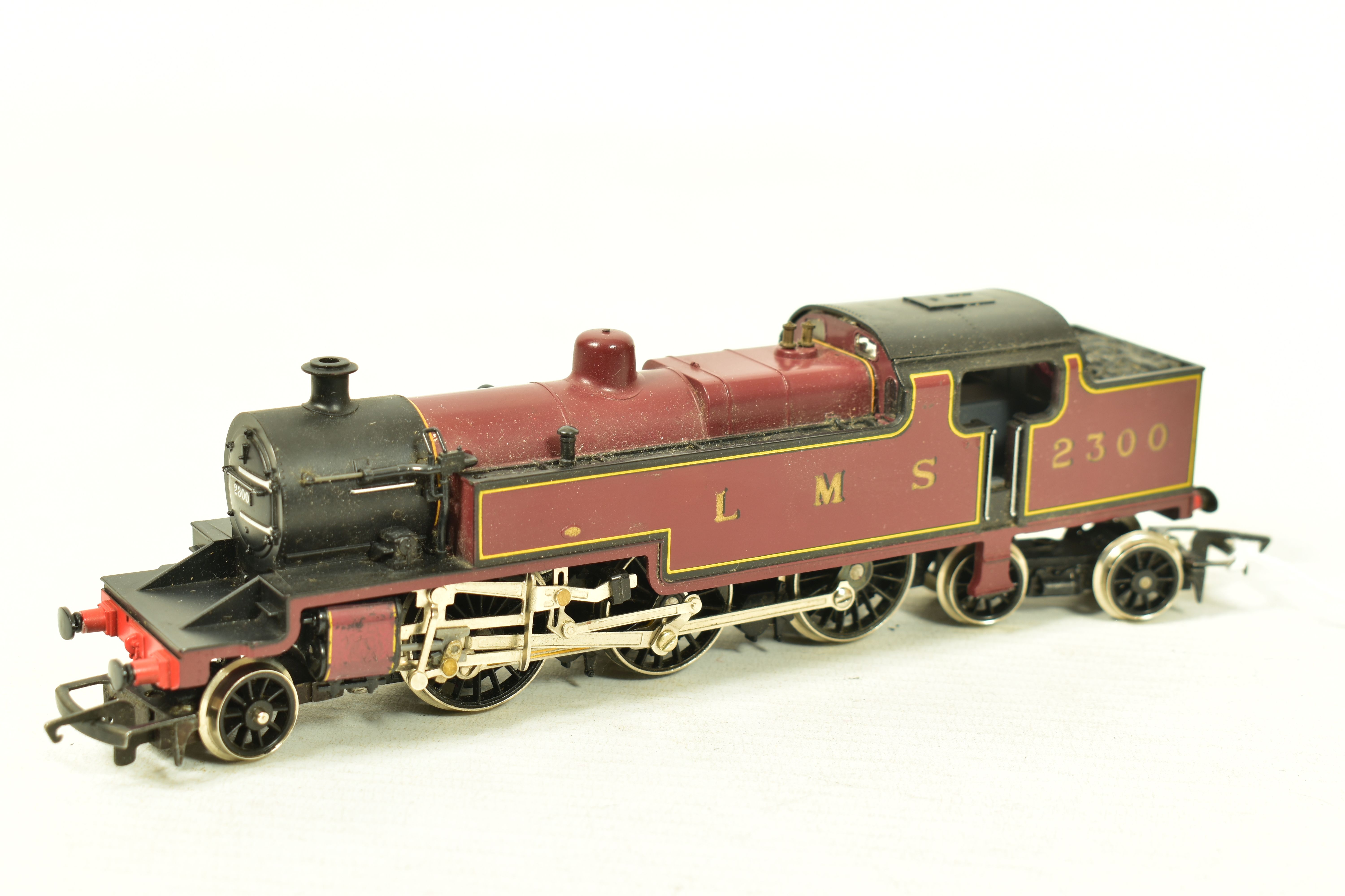 FOUR BOXED TRI-ANG AND HORNBY OO GAUGE TANK LOCOMOTIVES, Tri-ang Standard class 3 No.82004, Dublo - Image 4 of 10