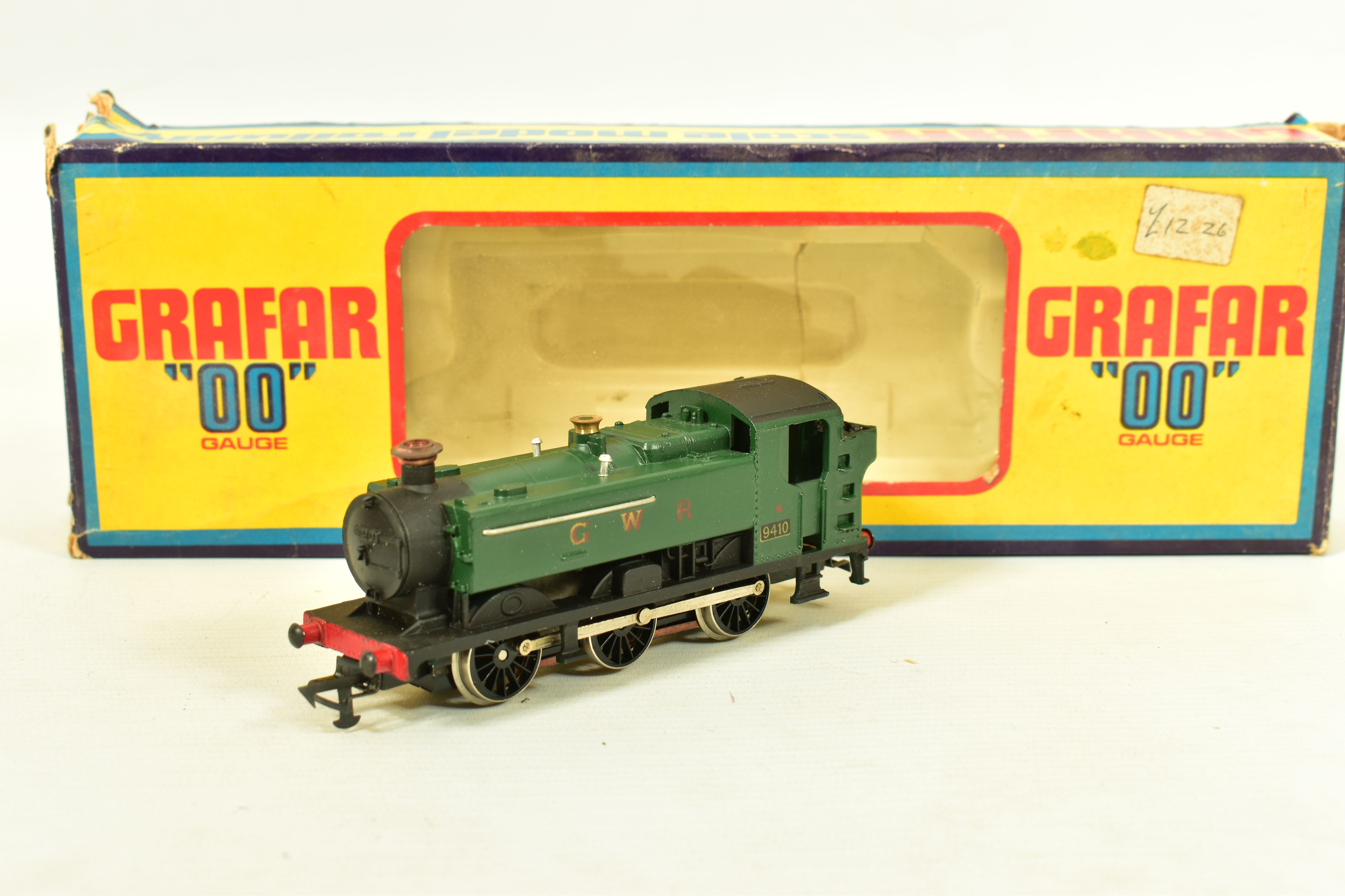 FOUR BOXED GRAHAM FARISH OO GAUGE CLASS 94XX PANNIER TANK LOCOMOTIVES, all No.9410, two in G.W.R. - Image 11 of 12