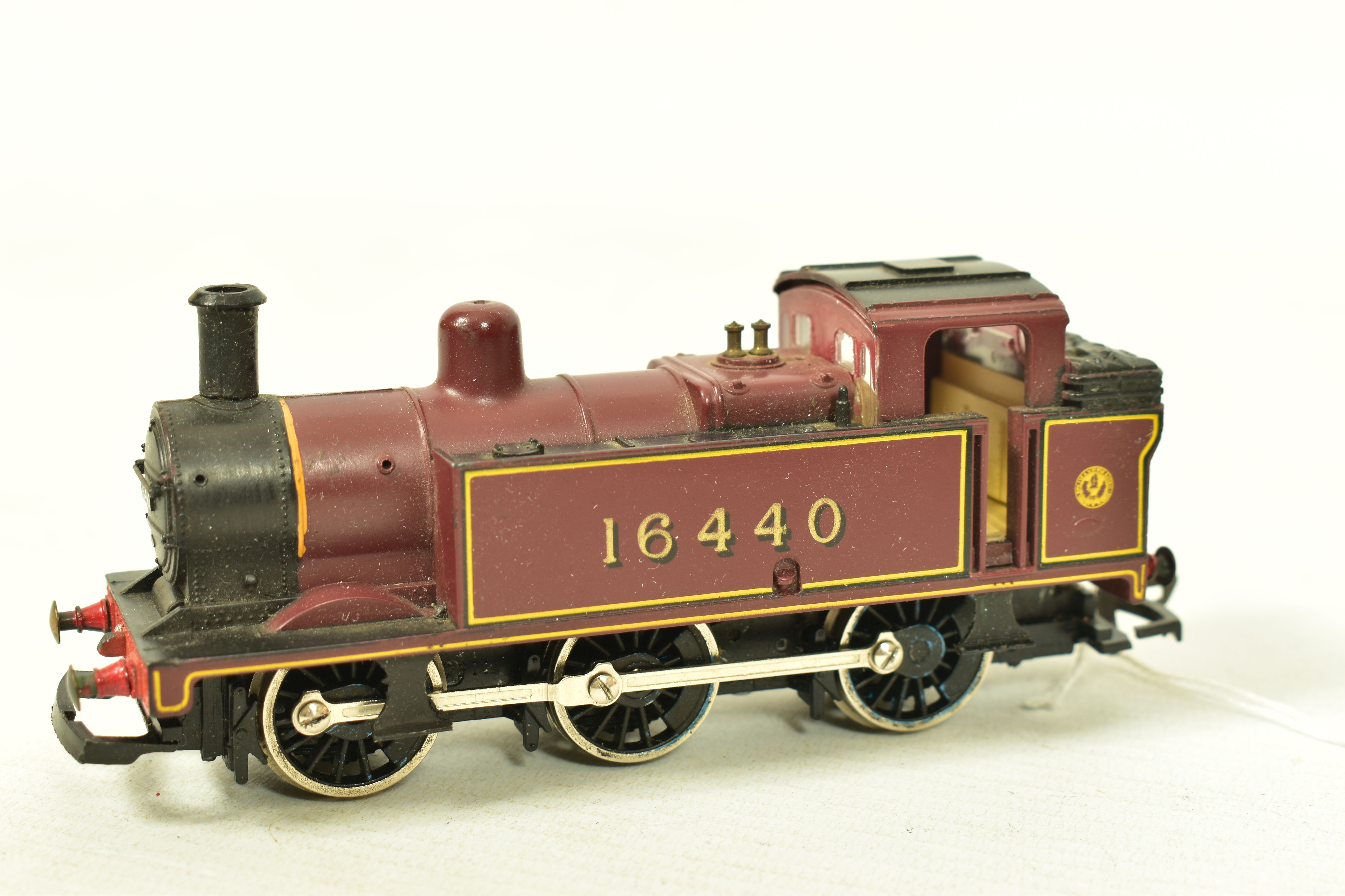 EIGHT BOXED HORNBY OO GAUGE CLASS 3F JINTY TANK LOCOMOTIVES, all are No.16440, L.M.S. lined maroon - Image 10 of 17