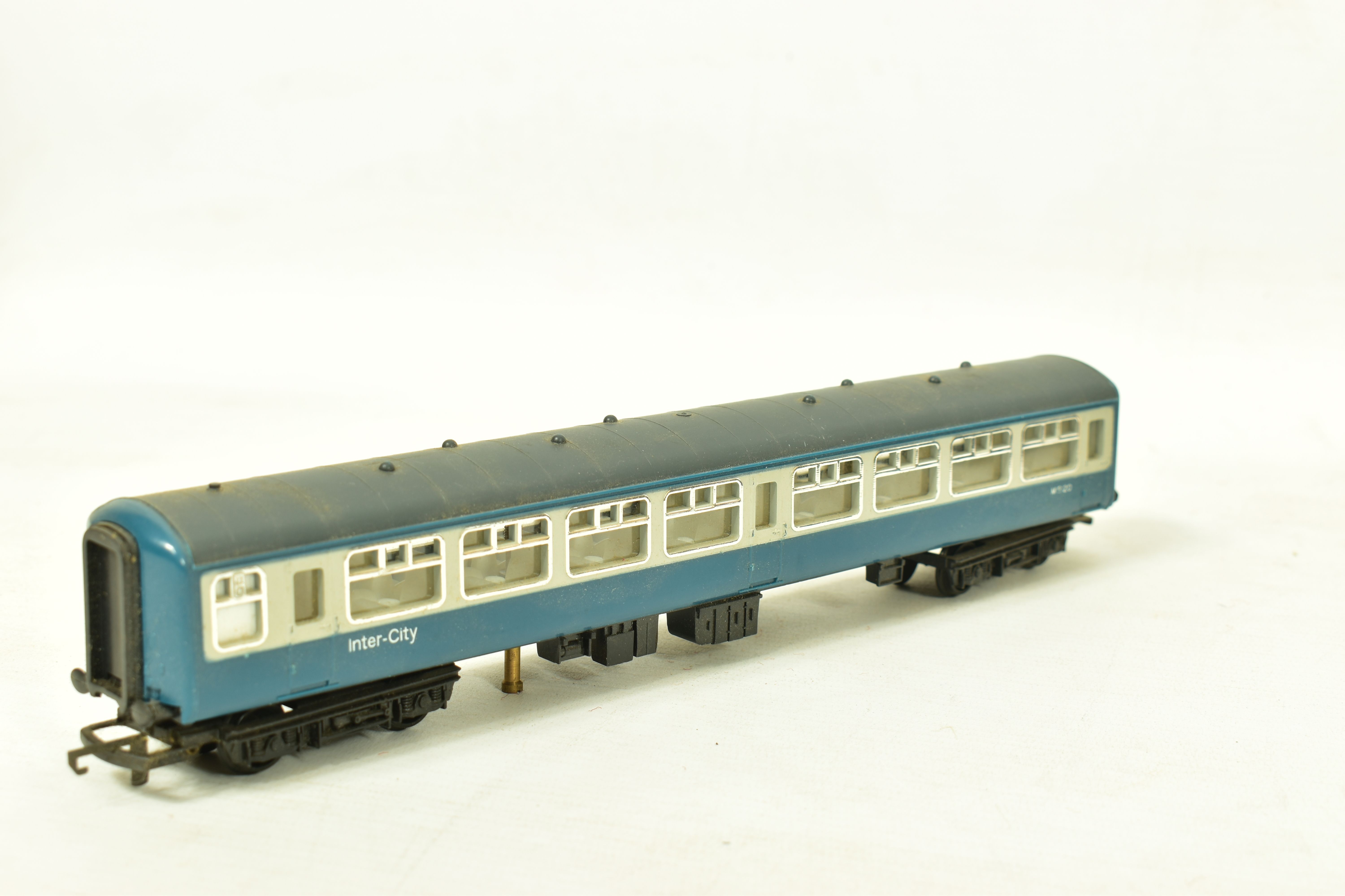 A QUANTITY OF UNBOXED AND ASSORTED MK.I AND MK.II COACHING STOCK, assorted models by Tri-ang, - Image 5 of 7