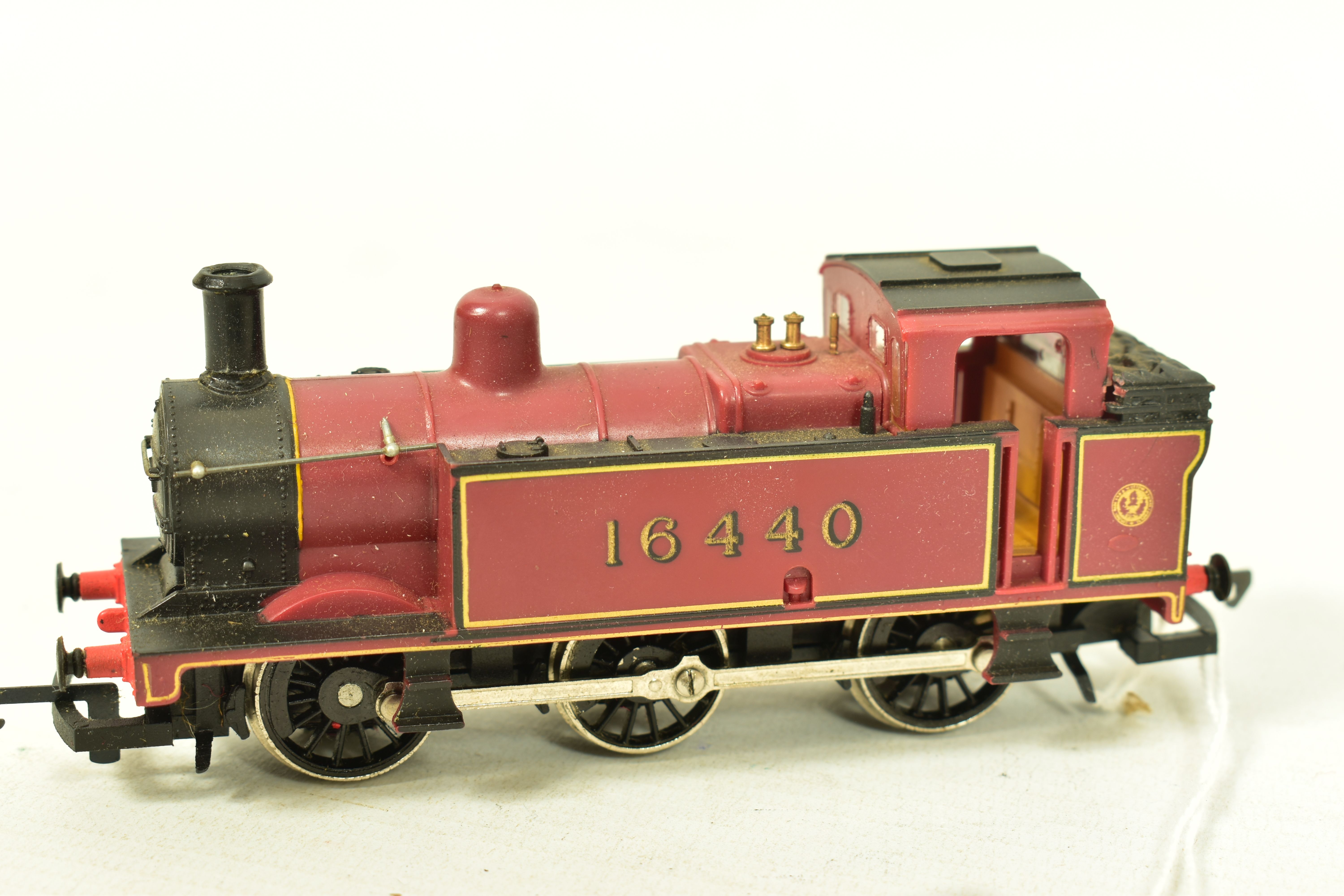 EIGHT BOXED HORNBY OO GAUGE CLASS 3F JINTY TANK LOCOMOTIVES, all are No.16440, L.M.S. lined maroon - Image 4 of 17