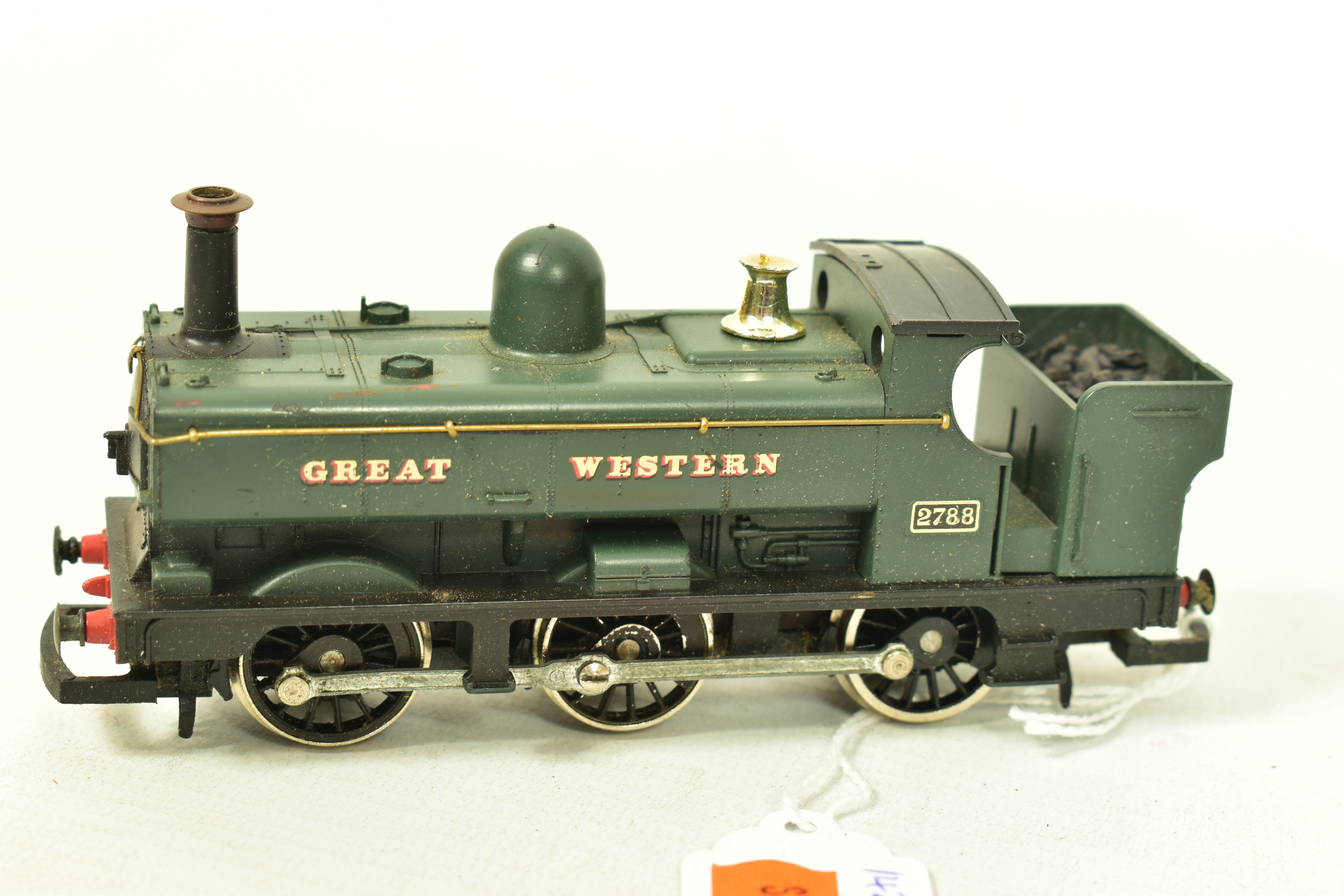 FIVE BOXED HORNBY OO GAUGE G.W.R. CLASS 2721 PANNIER TANK LOCOMOTIVES, No.2730 (R760B), No.2747 ( - Image 2 of 6