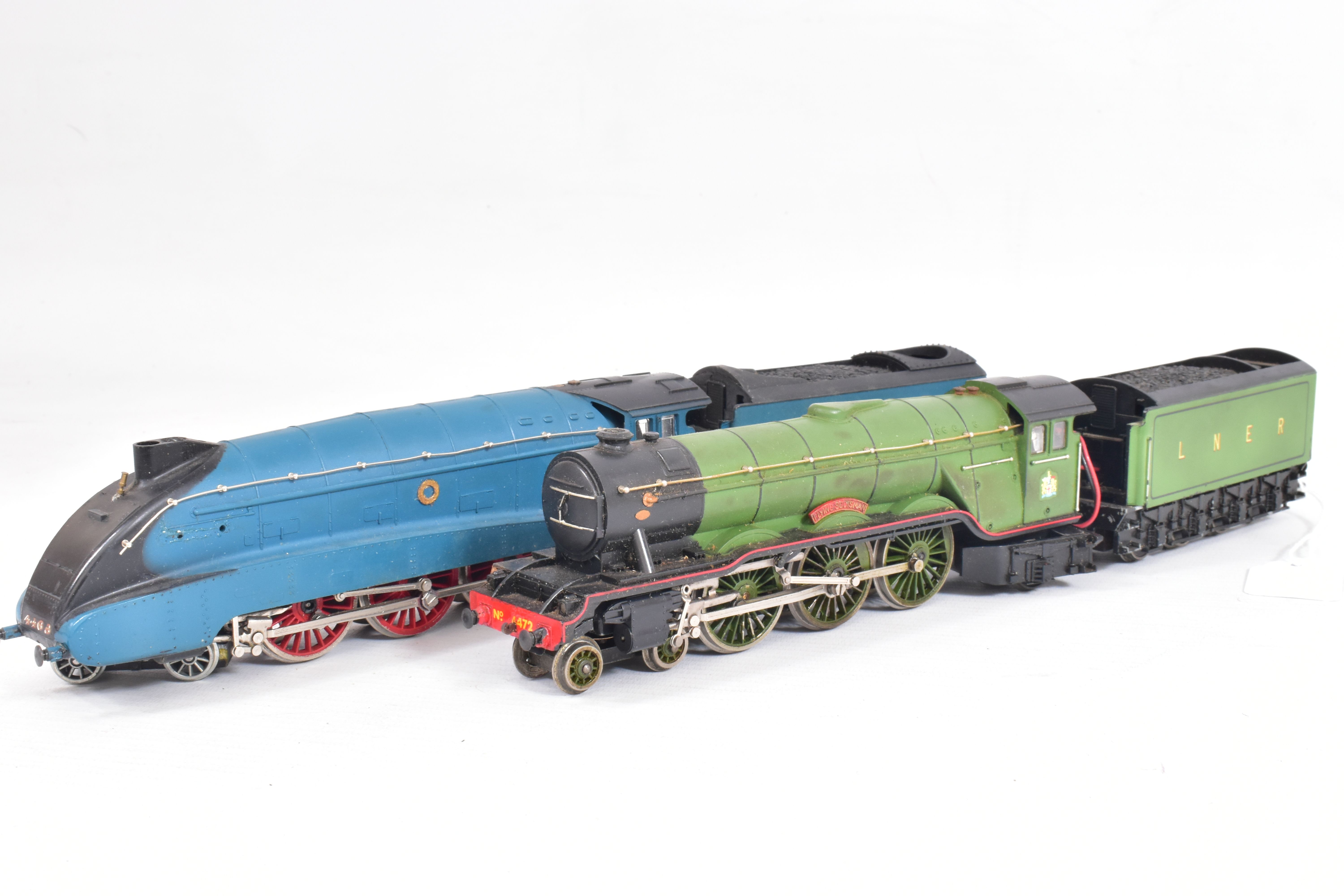 TWO BOXED LILIPUT OO GAUGE LOCOMOTIVES, class A3 'Flying Scotsman' numbers on cab side, replaced