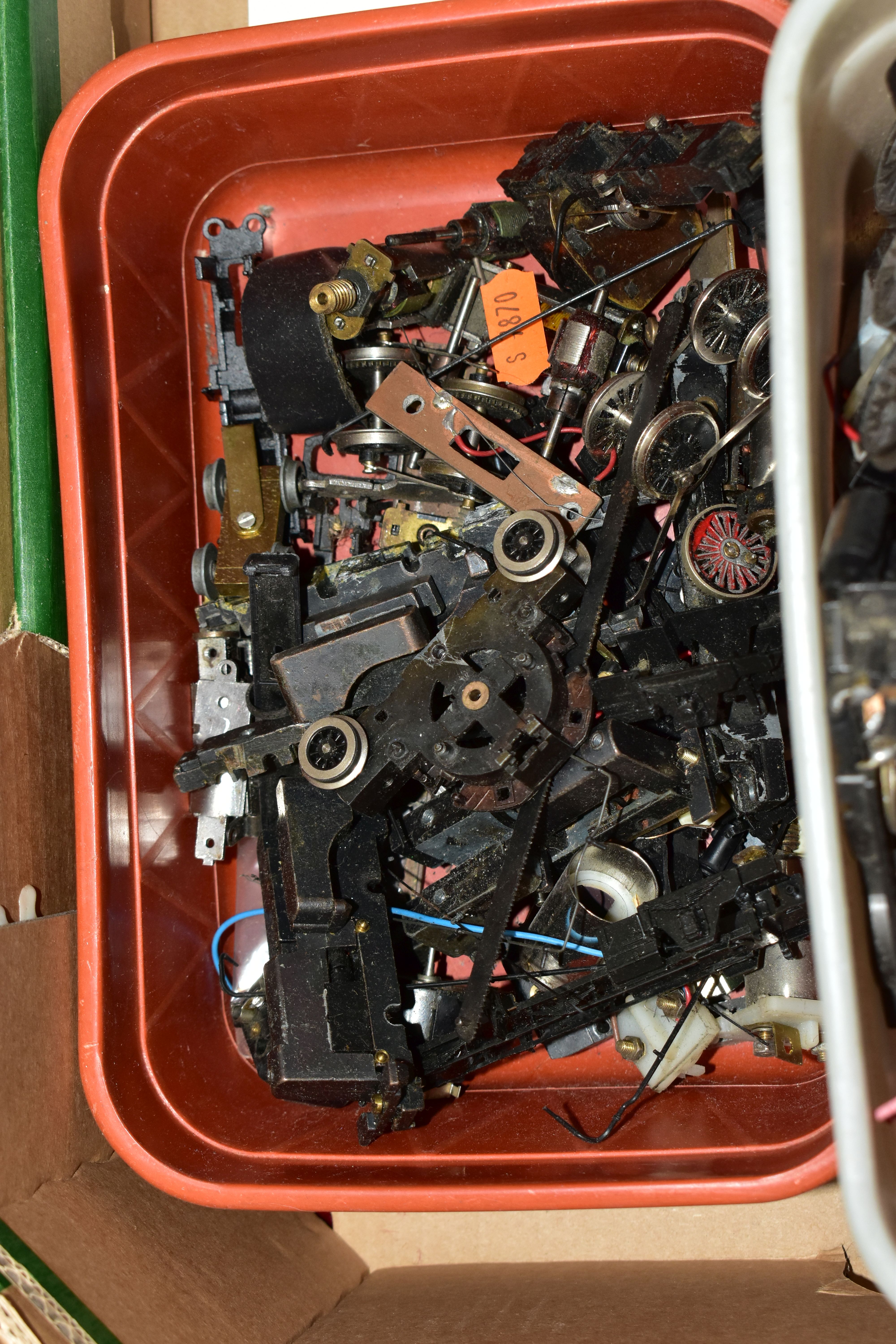 A VERY LARGE QUANTITY OF MODEL RAILWAY LOCOMOTIVE SPARE PARTS, ACCESSORIES AND TOOLS ETC., - Image 21 of 23