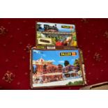 A QUANTITY OF ASSORTED BOXED AND UNBOXED OO AND HO GAUGE LINESIDE AND SCENIC ACCESSORIES, to