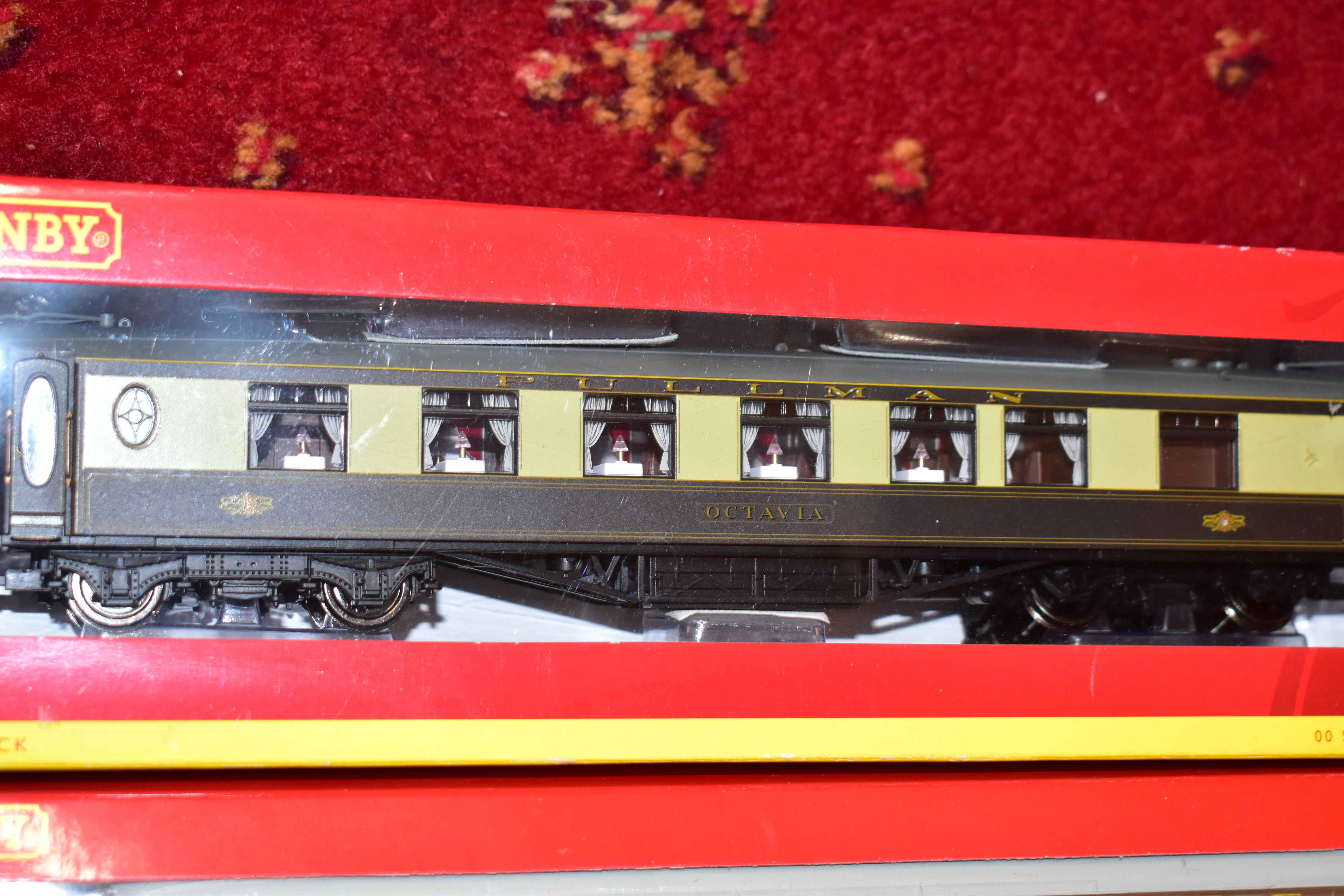 A QUANTITY OF BOXED HORNBY RAILWAYS OO GAUGE ROLLING STOCK AND LINESIDE ACCESSORIES, to include Rail - Image 15 of 23