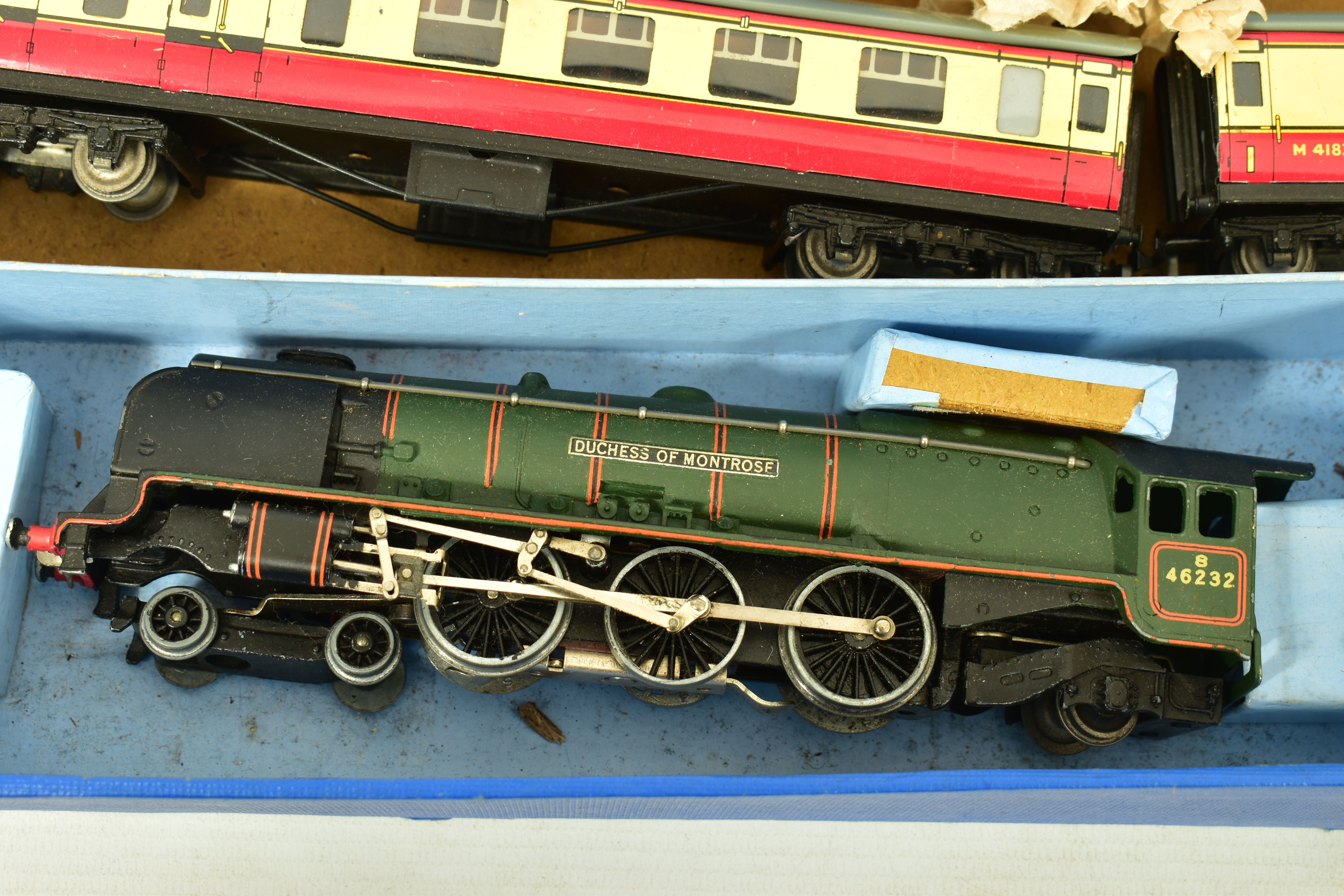 TWO BOXED HORNBY DUBLO TRAIN SETS, 'Duchess of Montrose', No.EDP12, comprising Duchess class - Image 2 of 6