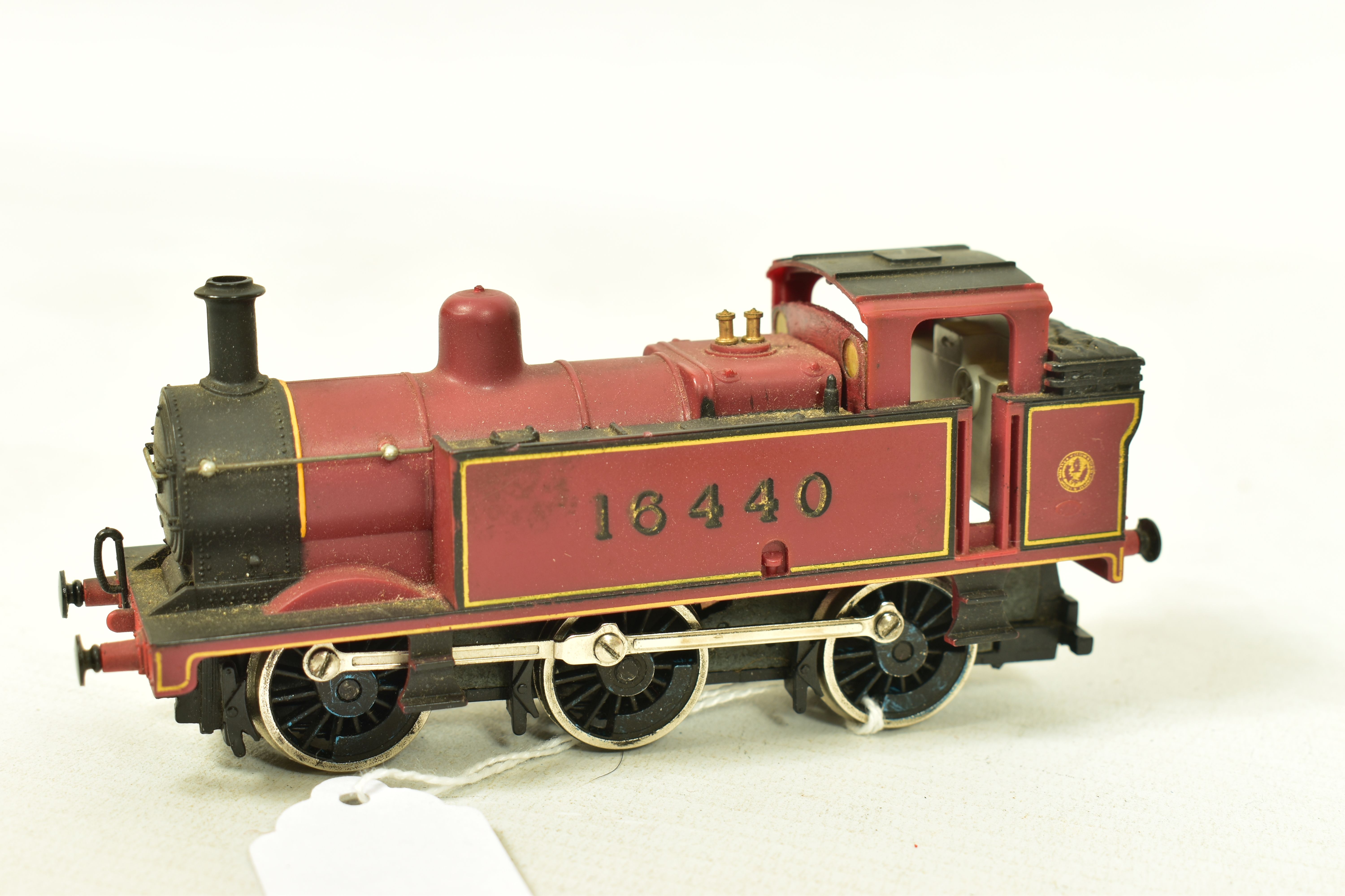 EIGHT BOXED HORNBY OO GAUGE CLASS 3F JINTY TANK LOCOMOTIVES, all are No.16440, L.M.S. lined maroon - Image 6 of 17