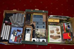 A QUANTITY OF BOXED AND UNBOXED MAINLY HORNBY RAILWAYS OO GAUGE MODEL RAILWAY ROLLING STOCK,