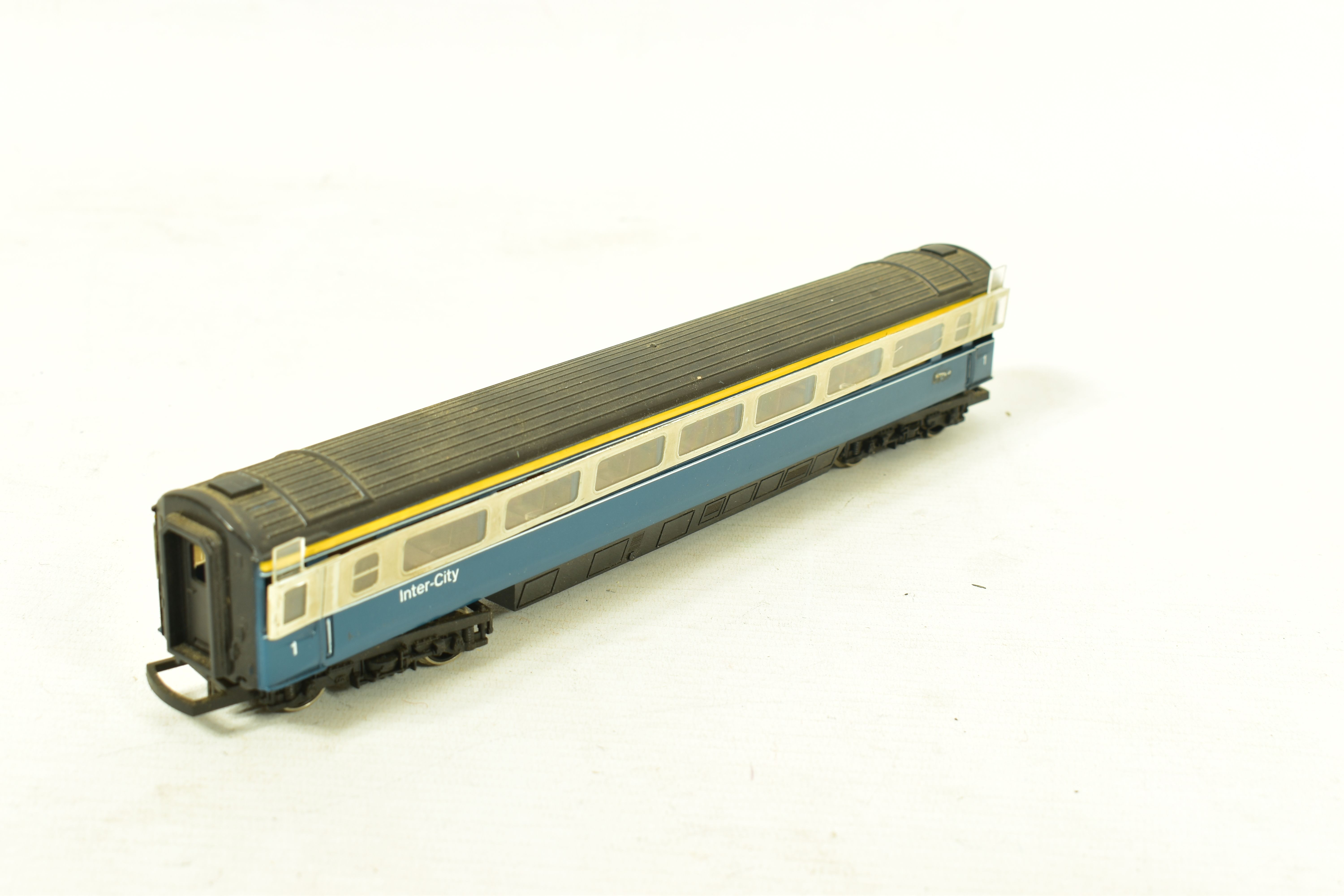 A QUANTITY OF UNBOXED AND ASSORTED HORNBY OO GAUGE HST INTERCITY 125 MK.III COACHING STOCK, assorted - Image 6 of 6