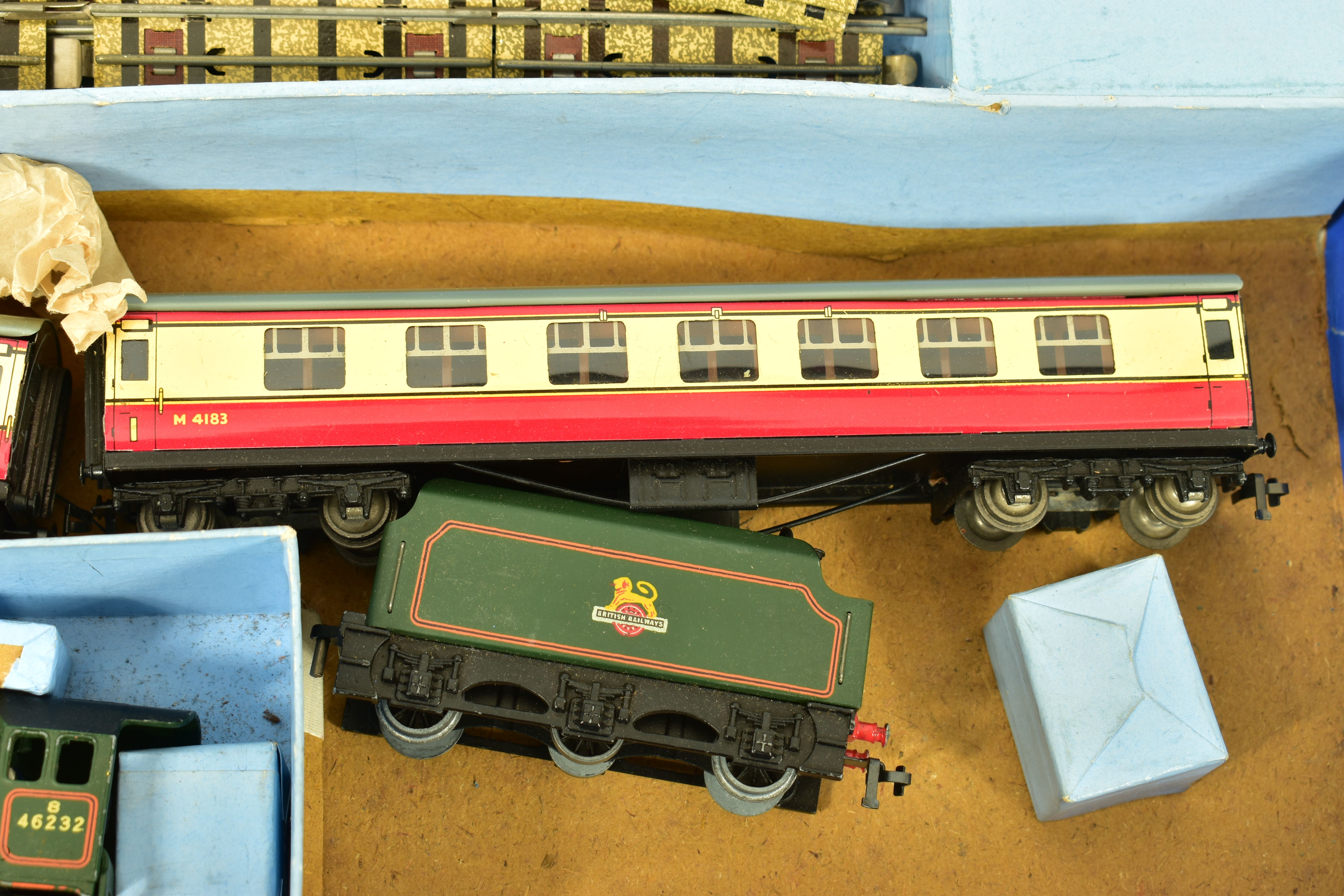 TWO BOXED HORNBY DUBLO TRAIN SETS, 'Duchess of Montrose', No.EDP12, comprising Duchess class - Image 3 of 6