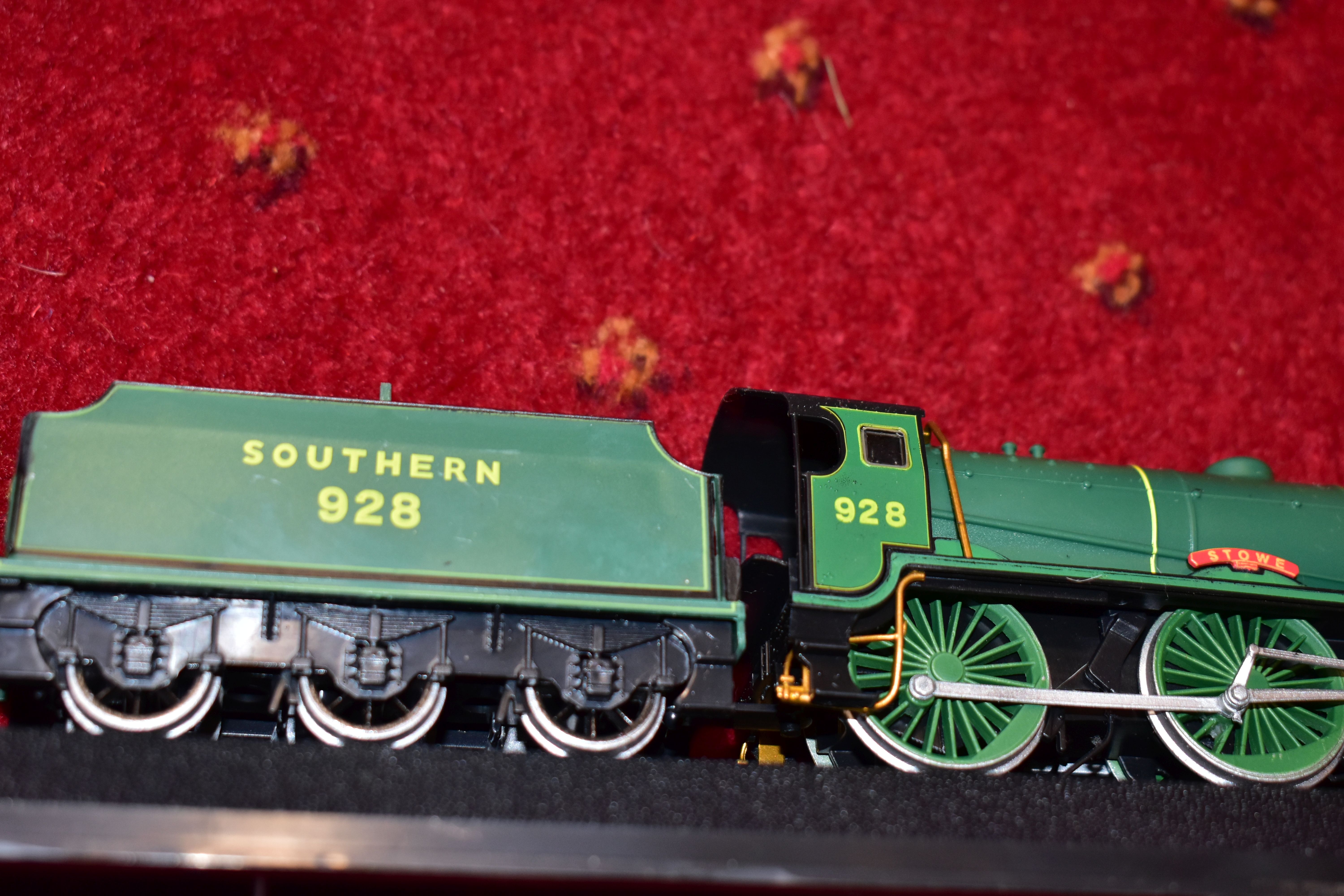 A QUANTITY OF BOXED HORNBY RAILWAYS OO GAUGE ROLLING STOCK AND LINESIDE ACCESSORIES, to include Rail - Image 6 of 23