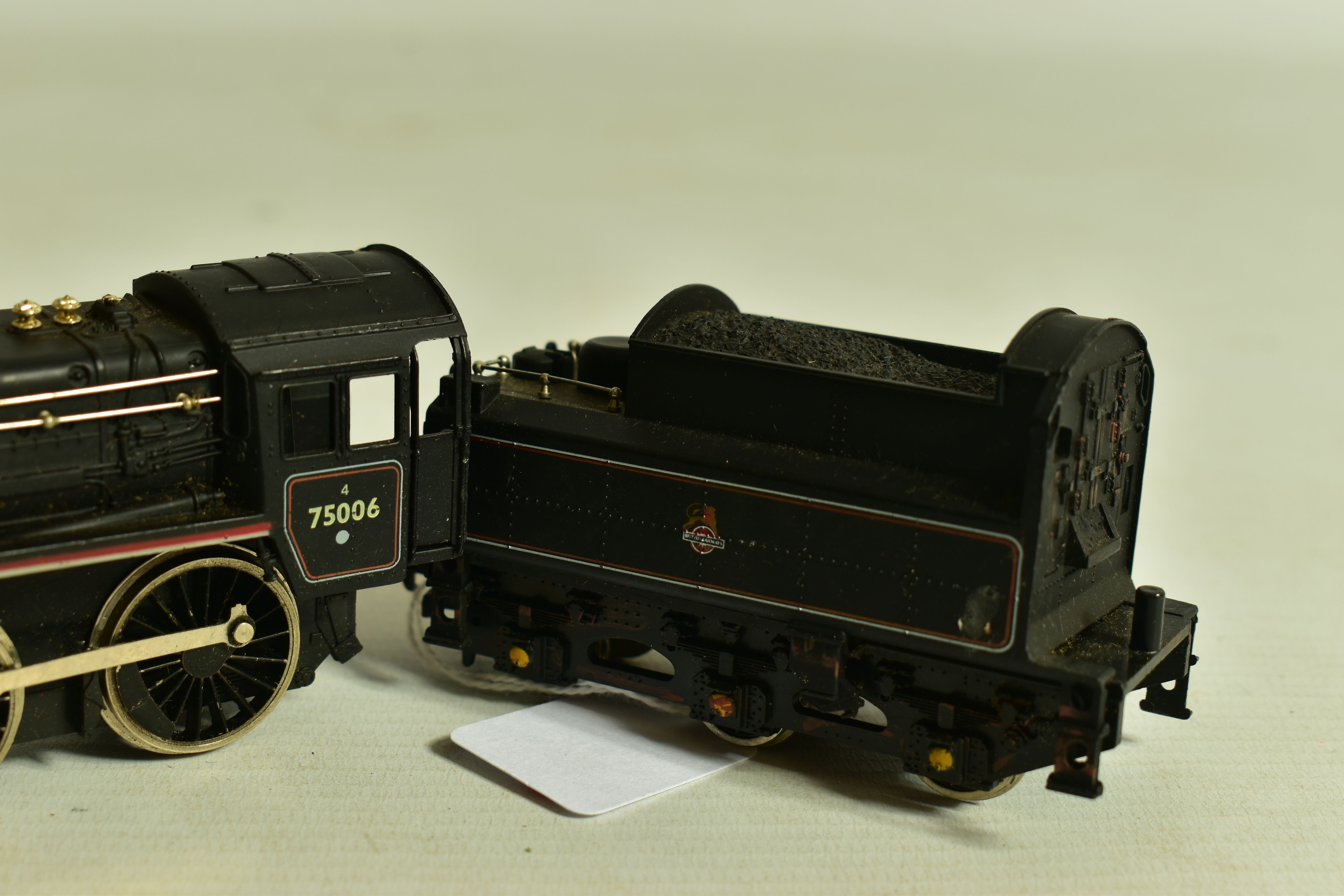 FIVE BOXED MAINLINE OO GAUGE STANDARD CLASS 4 LOCOMOTIVES, 2 x No.75001, B.R. lined green livery (37 - Image 11 of 11