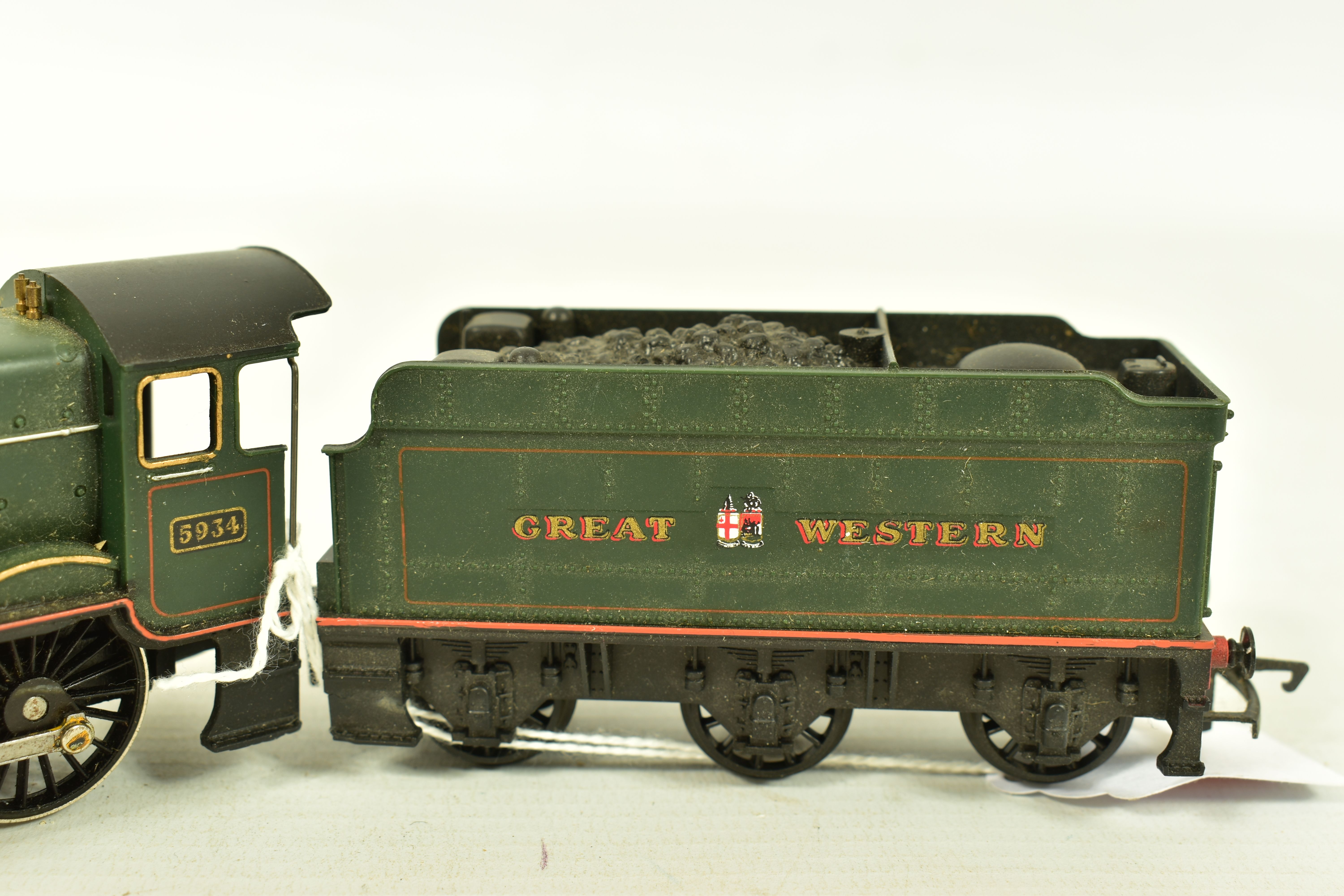 THREE BOXED HORNBY RAILWAYS OO GAUGE G.W.R. HALL CLASS LOCOMOTIVES, 'Albert Hall' No.4983 (R759), ' - Image 10 of 10