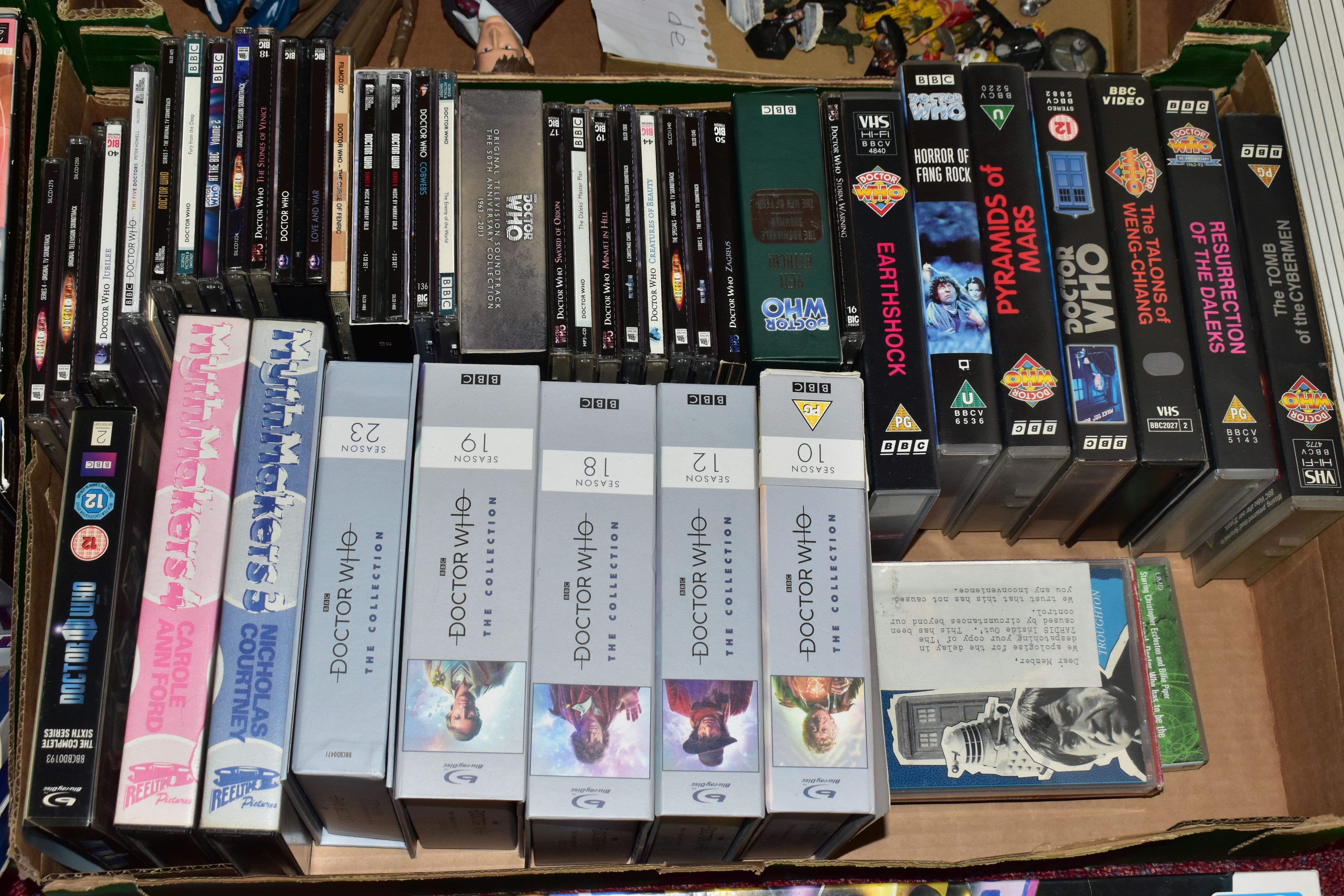 A COLLECTION OF ASSORTED DOCTOR WHO MEMORABILIA, GAMES, VIDEOS AND DVD'S ETC., to include assorted - Image 3 of 6