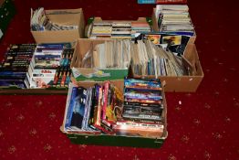 A COLLECTION OF ASSORTED DOCTOR WHO BOOKS, MAGAZINES AND EPHEMERA, books include paperback and