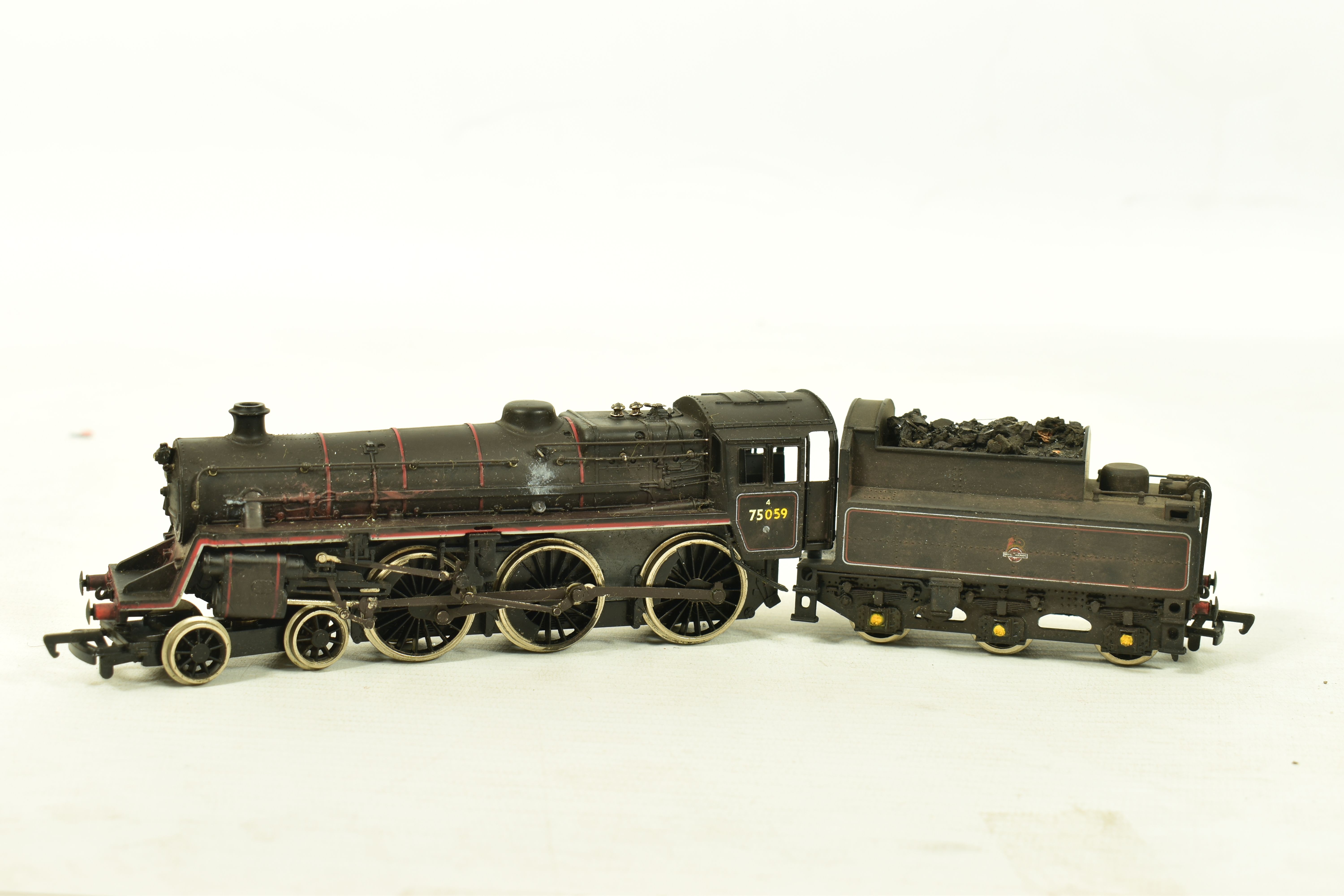 FIVE BOXED MAINLINE OO GAUGE STANDARD CLASS 4 LOCOMOTIVES, 2 x No.75001, B.R. lined green livery (37 - Image 4 of 11