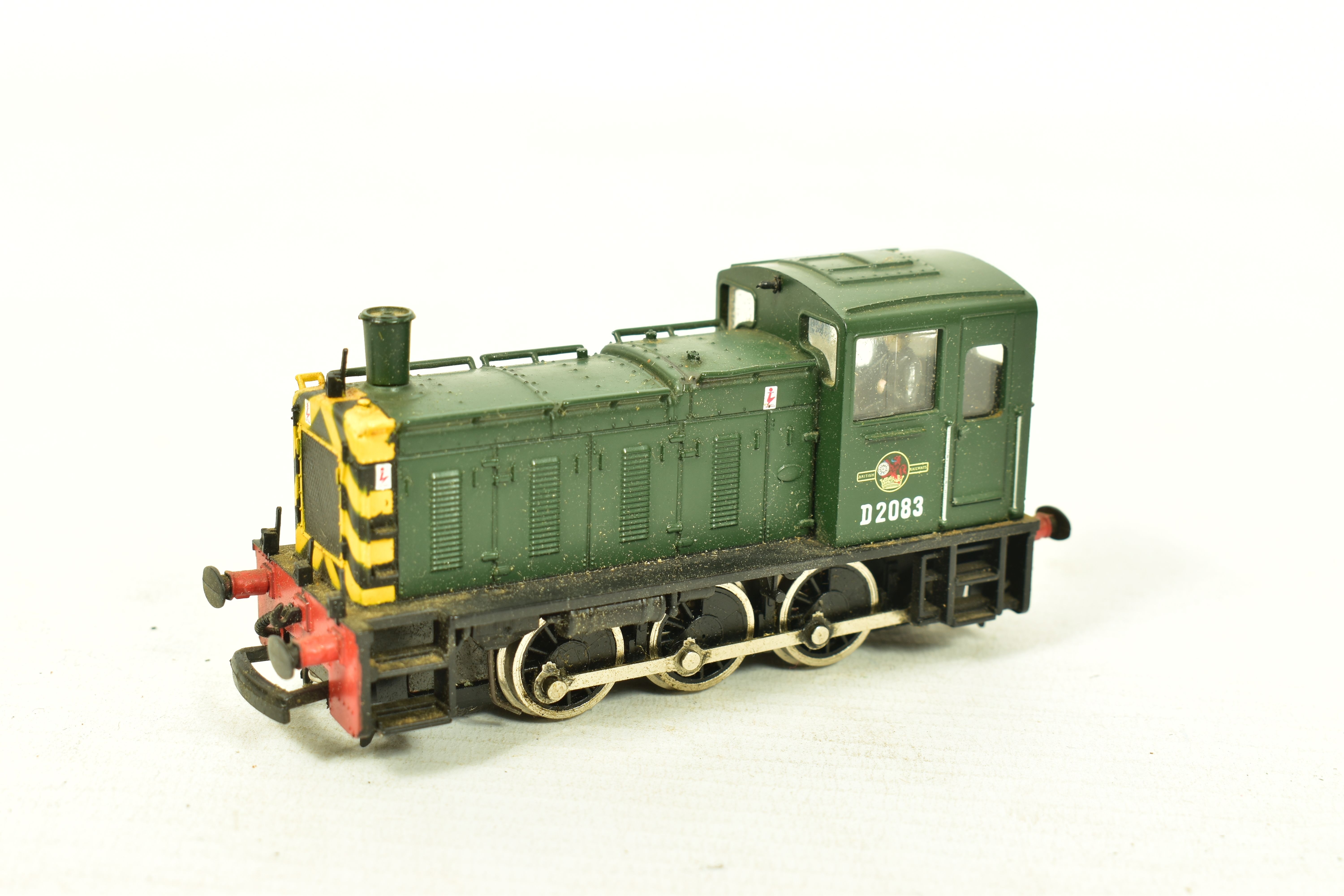 A BOXED TRI-ANG OO GAUGE TWO CAR METRO-CAMMELL D.M.U. SET, motor car No.M79079 and trailer car No. - Image 8 of 11