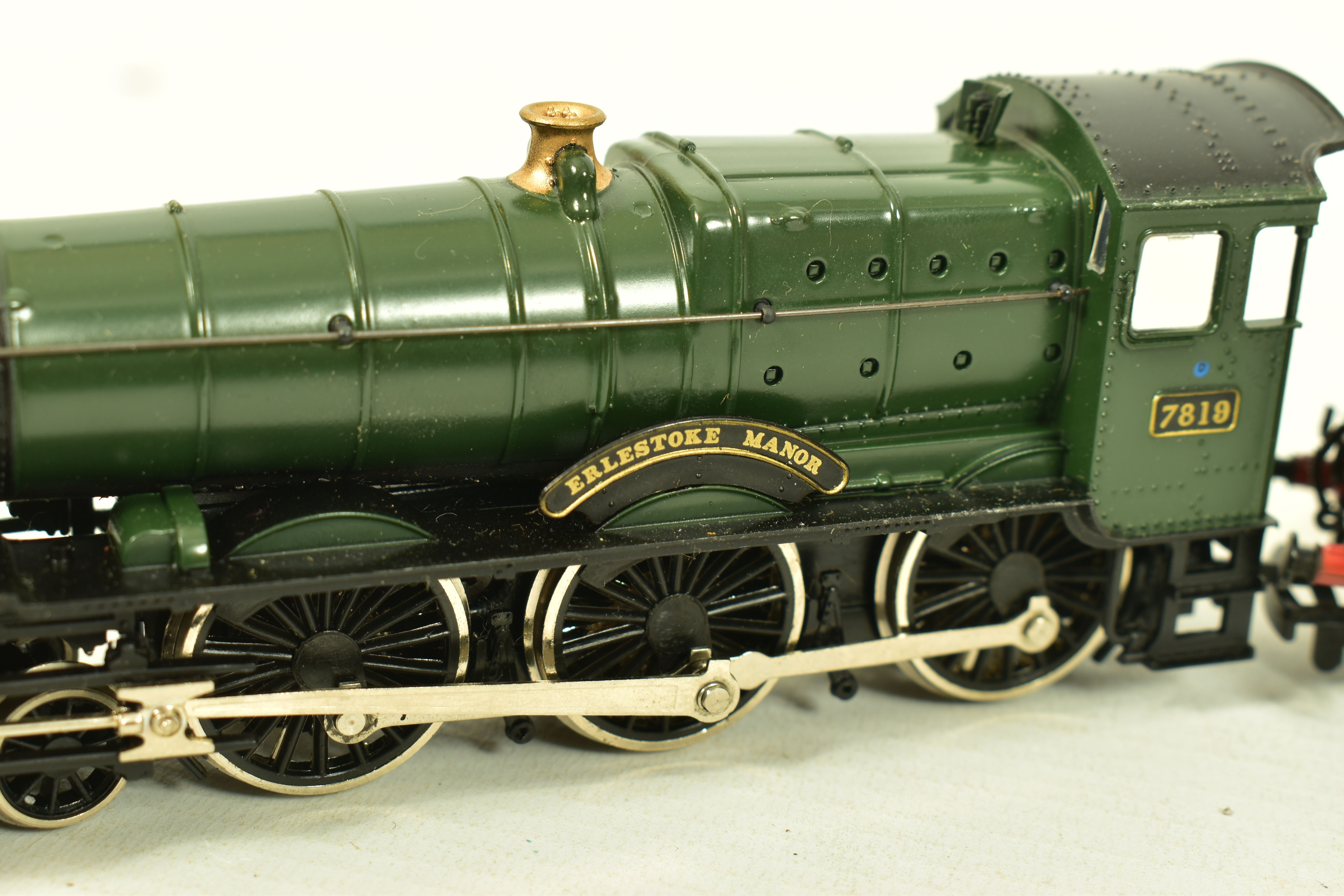 SIX BOXED MAINLINE OO GAUGE LOCOMOTIVES OF G.W.R. ORIGIN, 2 x renamed and/or renumbered Manor - Image 4 of 15