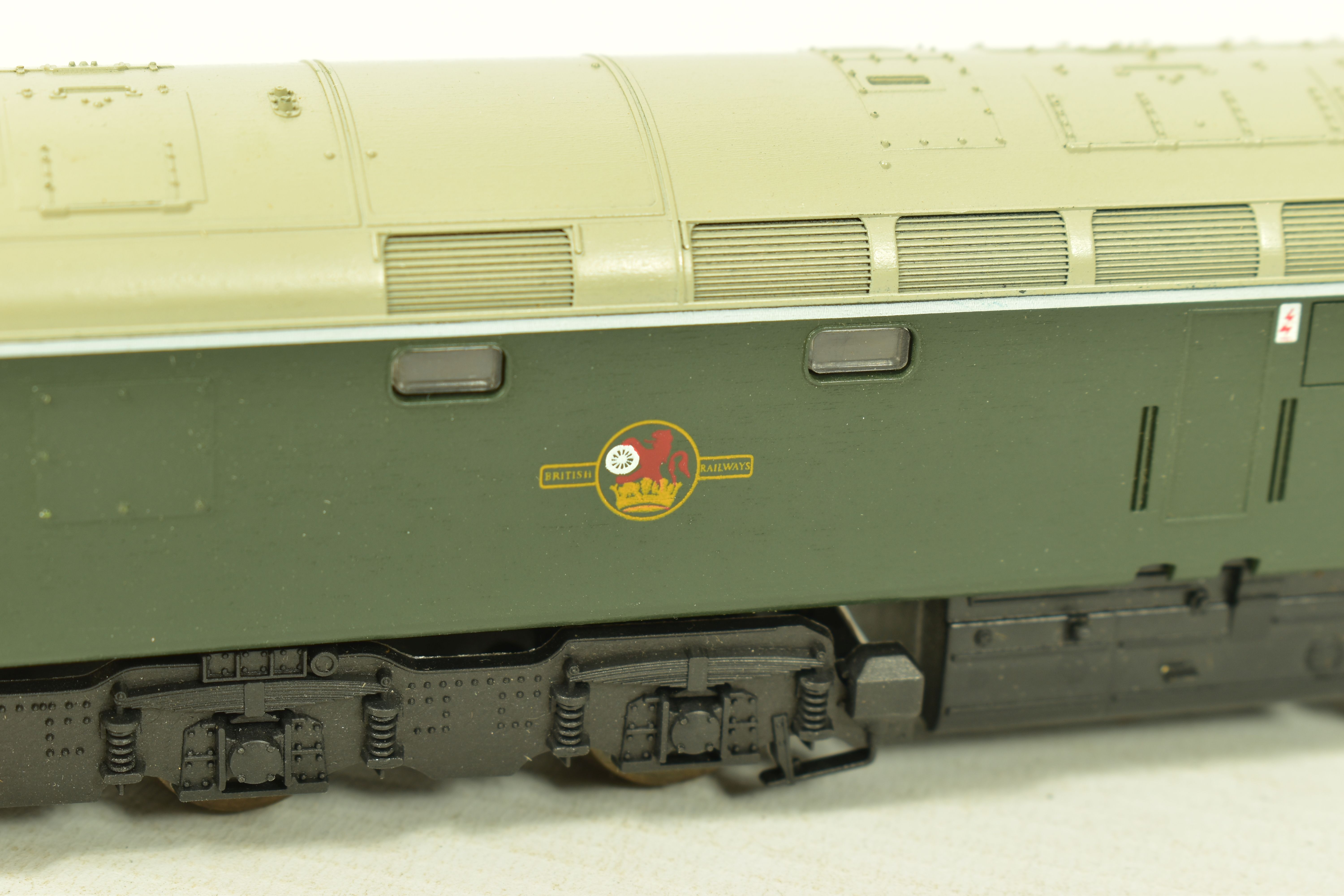 FOUR BOXED LIMA OO GAUGE LOCOMOTIVES, class 33 No.33 025 (L205115), class 37 'Loch Rannoch' No.37 - Image 5 of 11