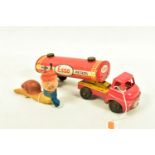 AN UNBOXED WELLS BRIMTOY WELSOTOYS TINPLATE AND PLASTIC FRICTION DRIVE BEDFORD S TYPE ARTICULATED