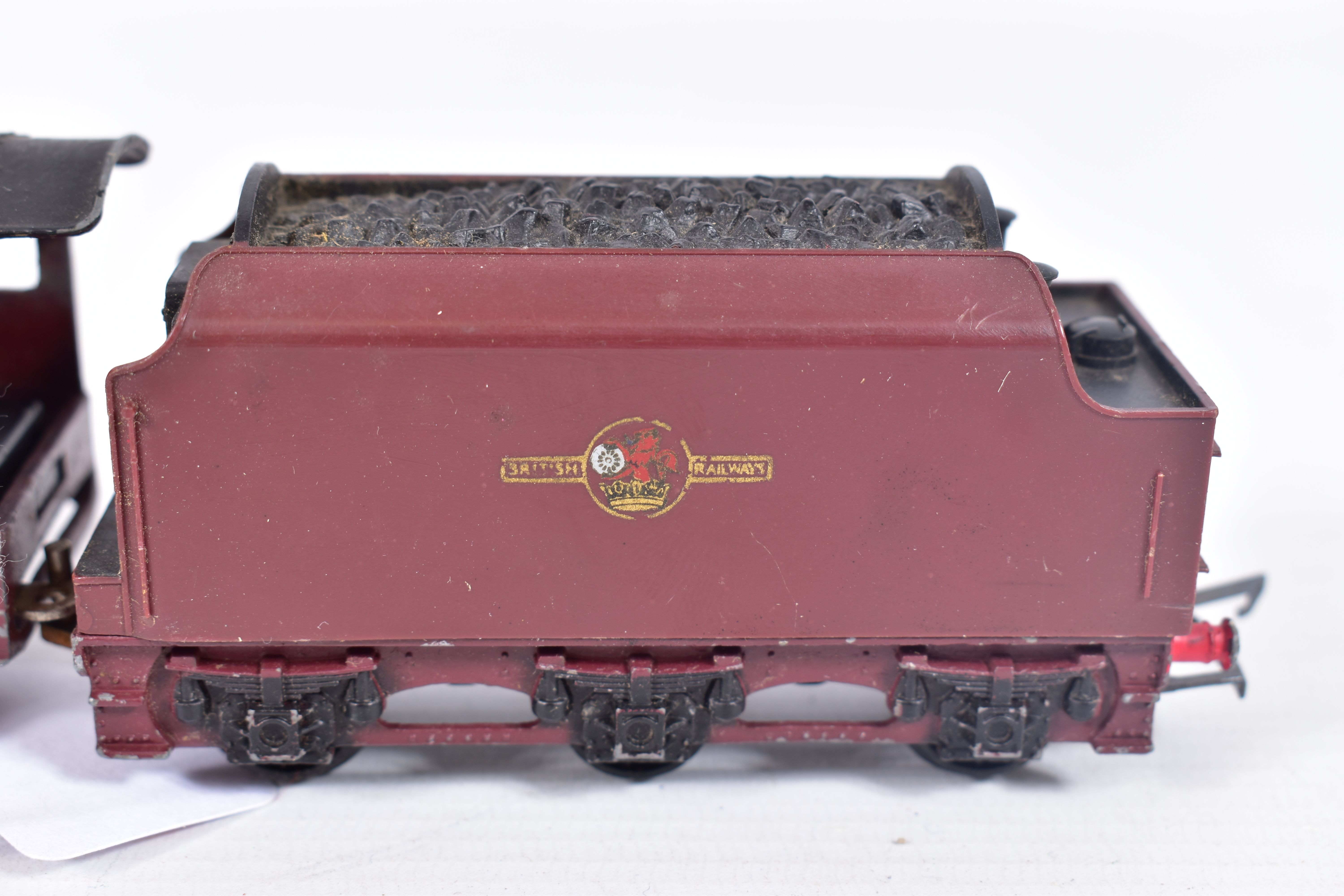 A BOXED HORNBY DUBLO DUCHESS CLASS LOCOMOTIVE, 'City of London' No.46245, B.R. lined maroon - Image 4 of 4