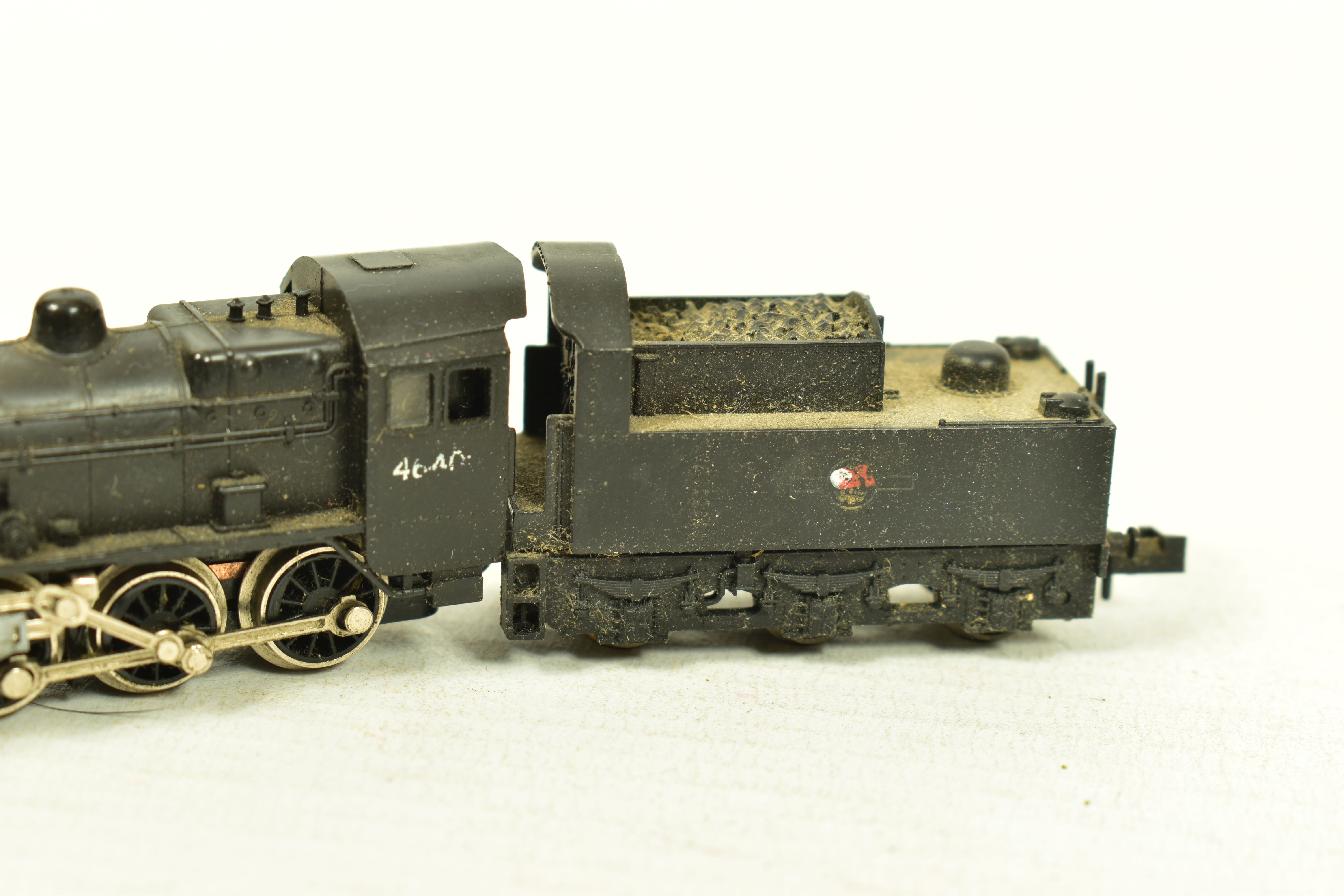 THREE UNBOXED N GAUGE LOCOMOTIVES, Minitrix class 9F No.92018 (N207/12058), class 2MT No.46400 ( - Image 5 of 7