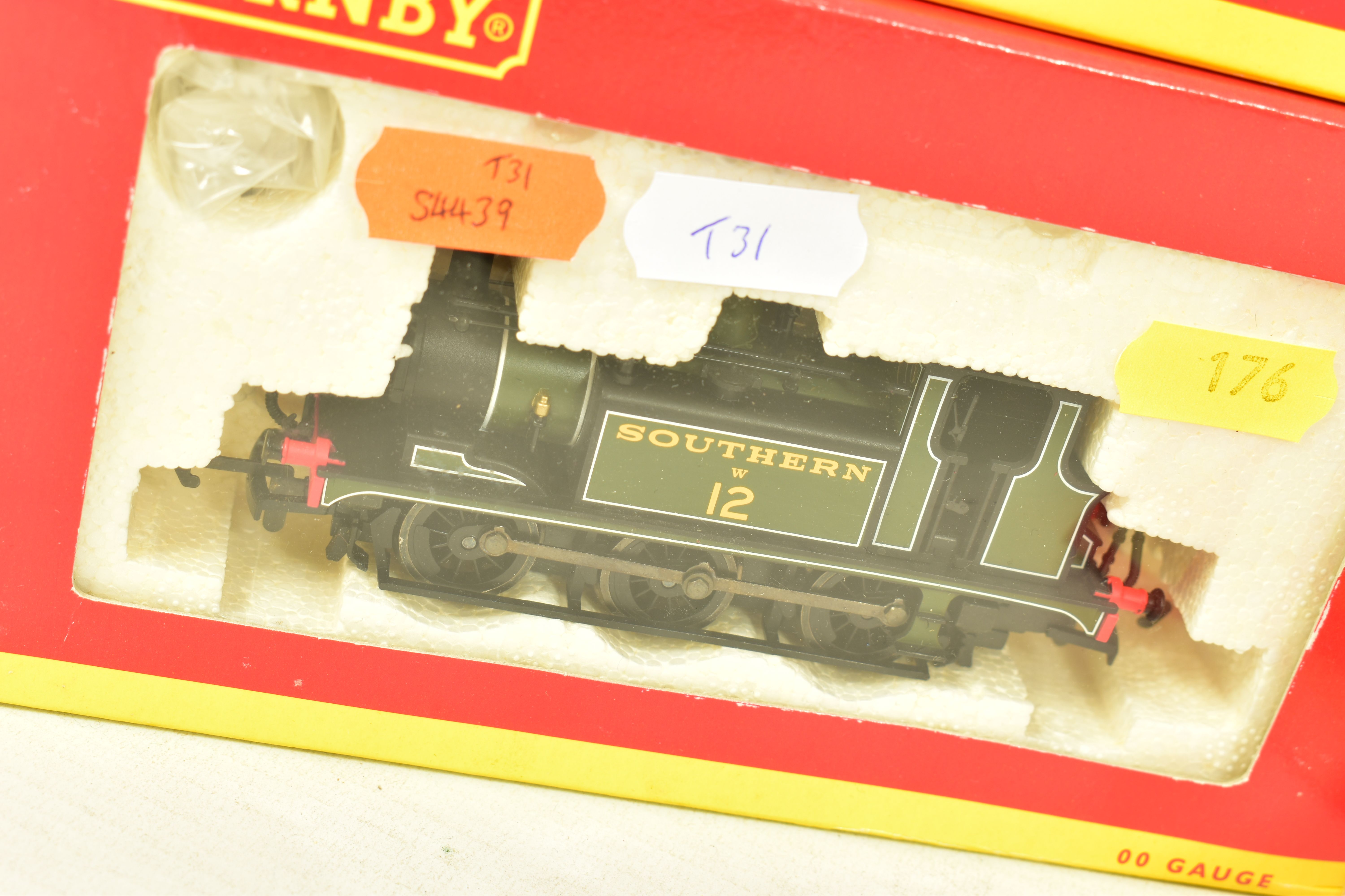 FIVE BOXED TRI-ANG HORNBY AND HORNBY RAILWAYS OO GAUGE LOCOMOTIVES, Tri-ang Hornby class A3 ' - Image 3 of 11