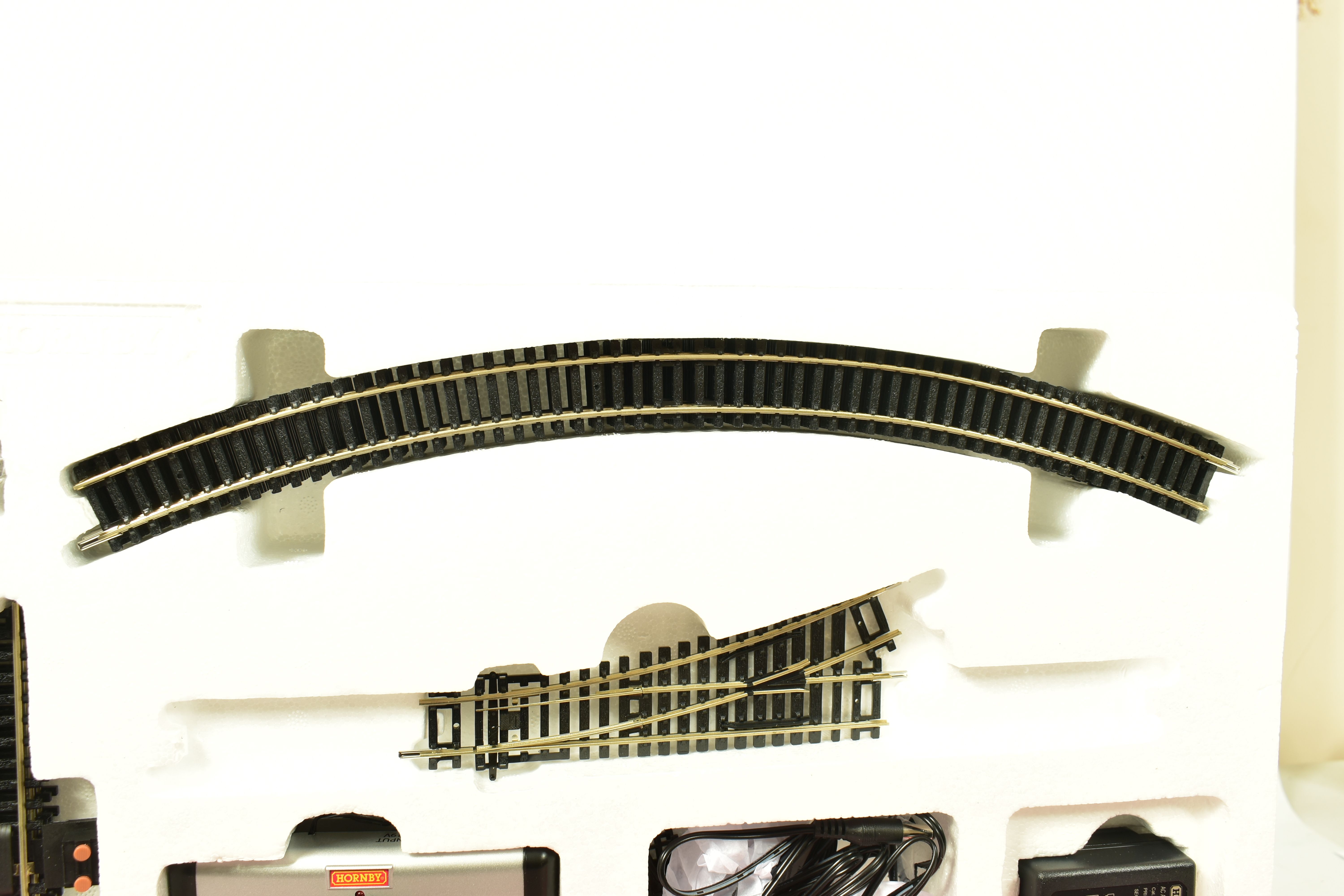 A BOXED HORNBY RAILWAYS OO GAUGE TORNADO PULLMAN EXPRESS TRAIN SET, No.R1169, comprising A1 Trust - Image 5 of 7