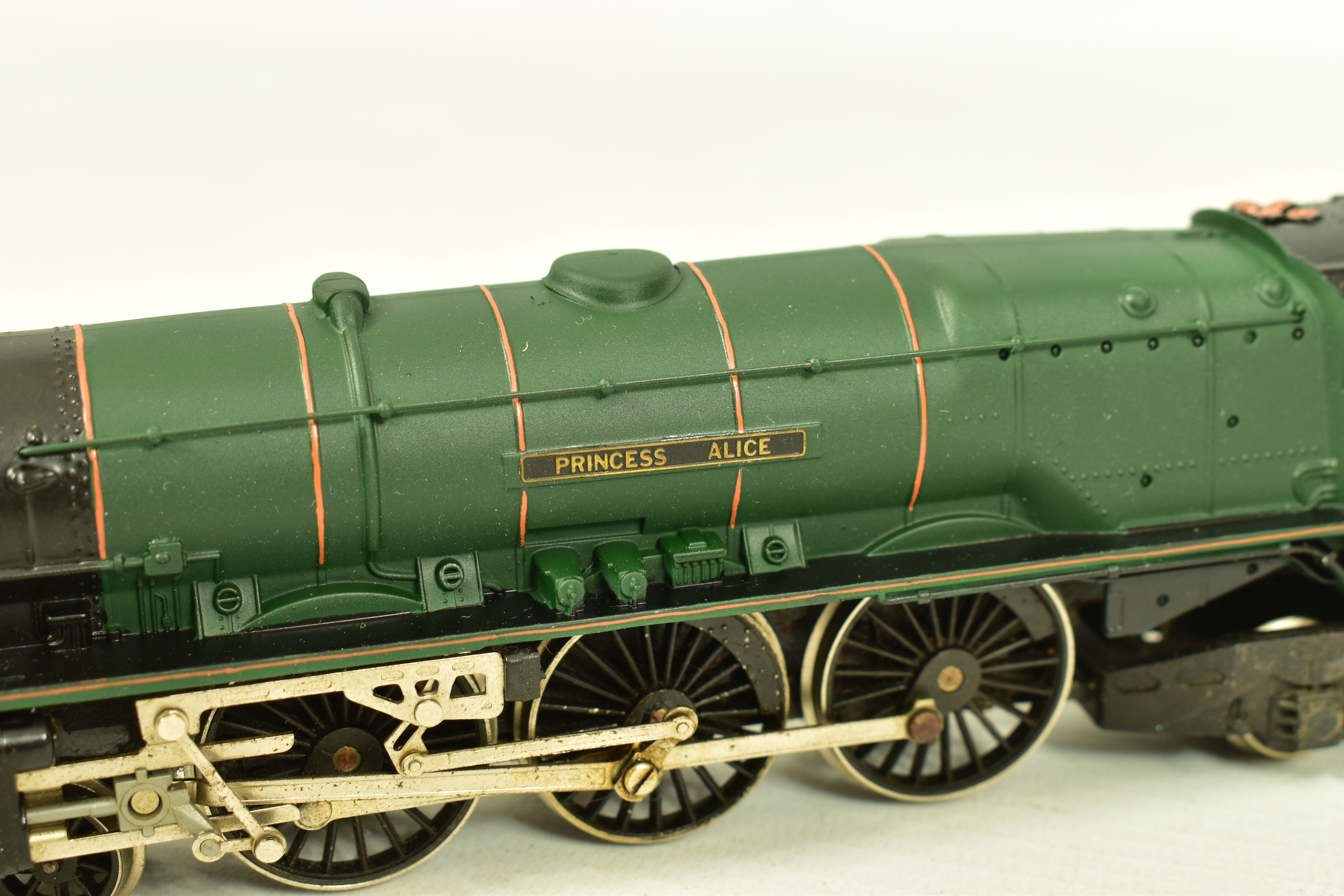 THREE BOXED HORNBY RAILWAYS OO GAUGE PRINCESS AND DUCHESS CLASS LOCOMOTIVES, 'Princess Margaret - Image 3 of 13