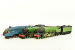 THREE BOXED HORNBY OO GAUGE LOCOMOTIVES OF L.N.E.R. ORIGIN, class B17 'Manchester United' No.