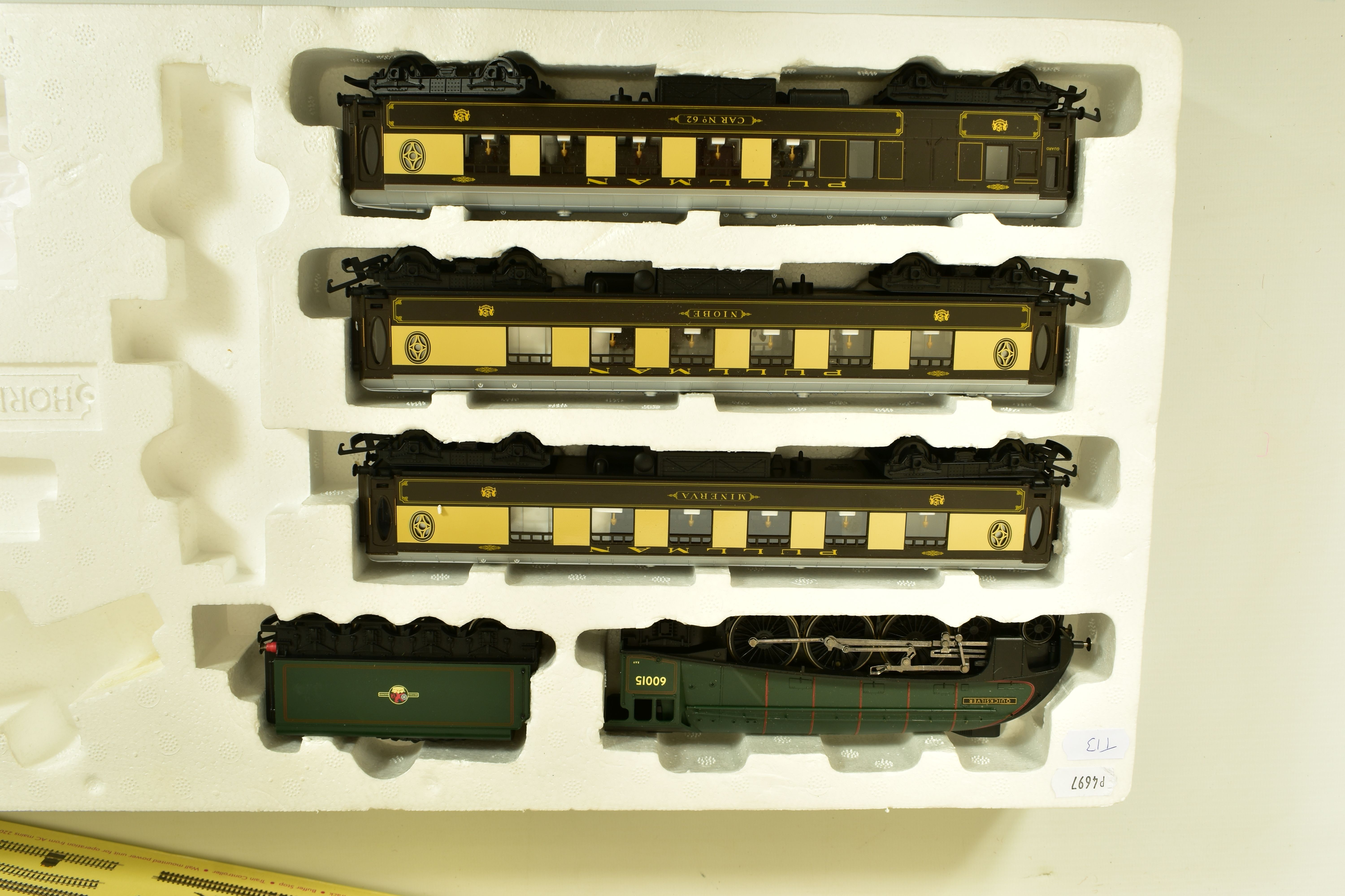 A BOXED HORNBY RAILWAYS OO GAUGE YORKSHIRE PULLMAN TRAIN SET - Image 2 of 15