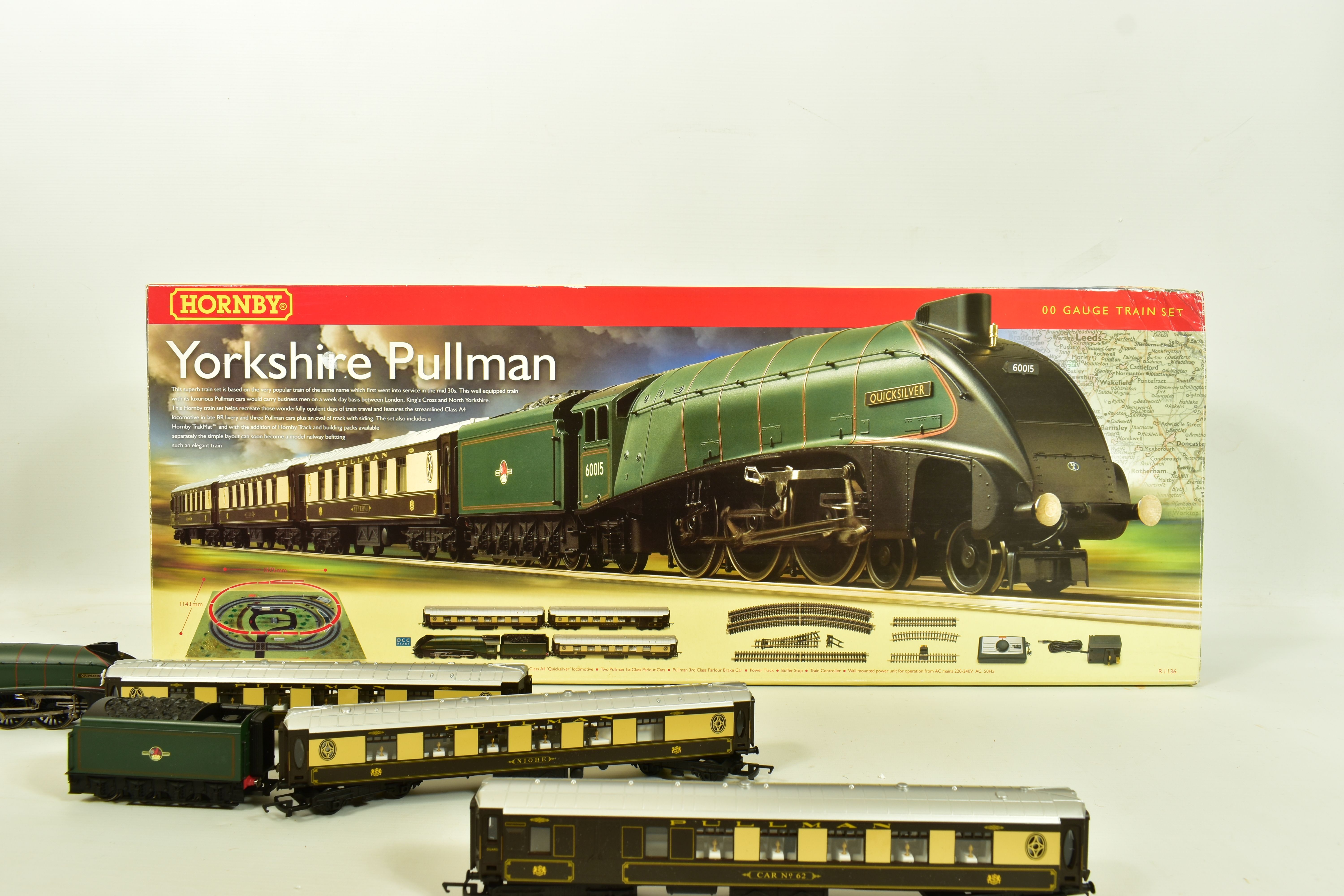 A BOXED HORNBY RAILWAYS OO GAUGE YORKSHIRE PULLMAN TRAIN SET - Image 4 of 15