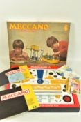 A VINTAGE MECCANO 6 STANDARD RANGE CONSTRUCTION SET