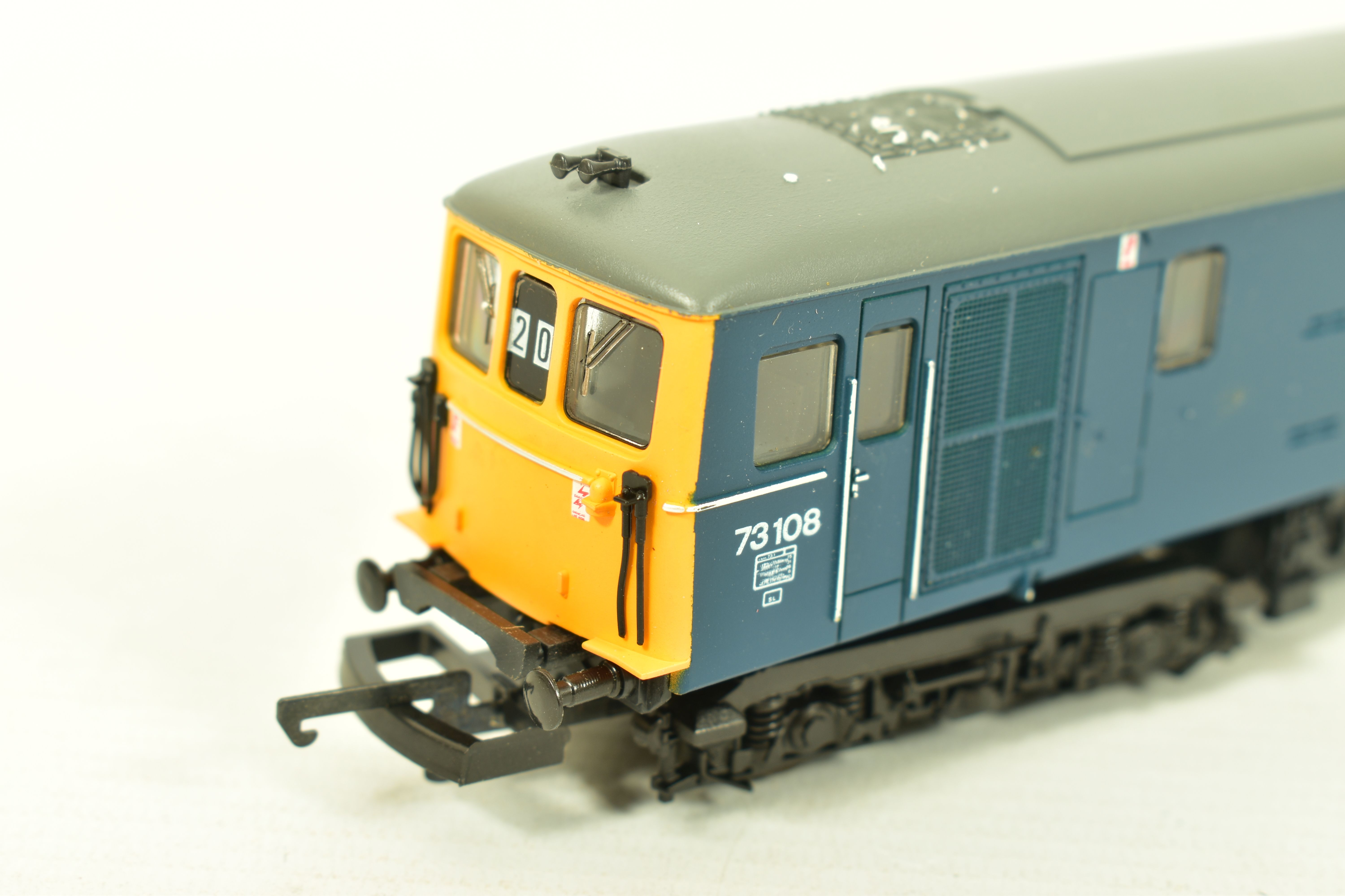 FOUR BOXED LIMA OO GAUGE LOCOMOTIVES, class 33 No.33 025 (L205115), class 37 'Loch Rannoch' No.37 - Image 3 of 11