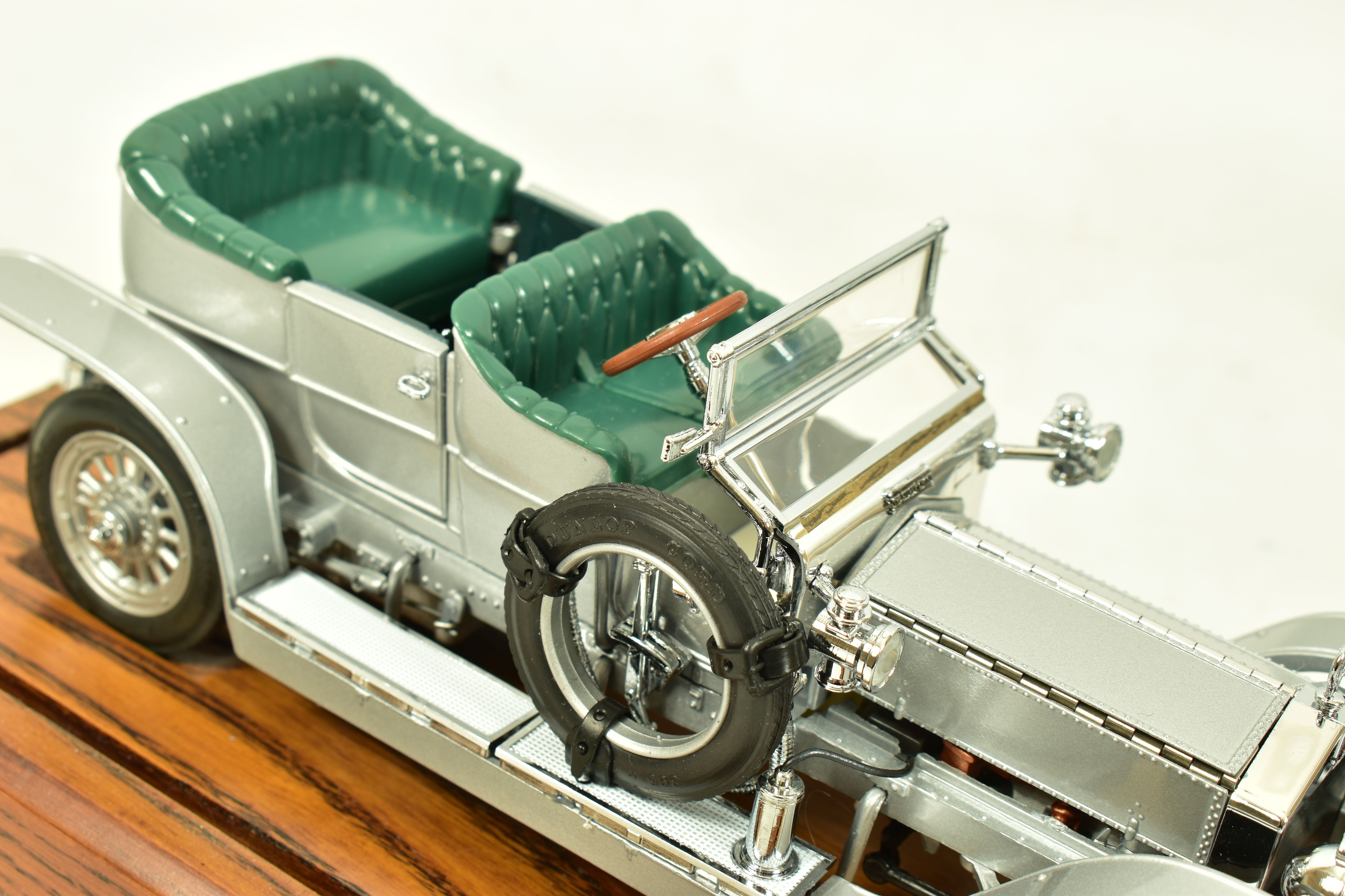 THREE UNBOXED FRANKLIN MINT DIECAST MODELS, 1/24 scale, 1907 Rolls-Royce Silver Ghost, with swing - Image 8 of 11