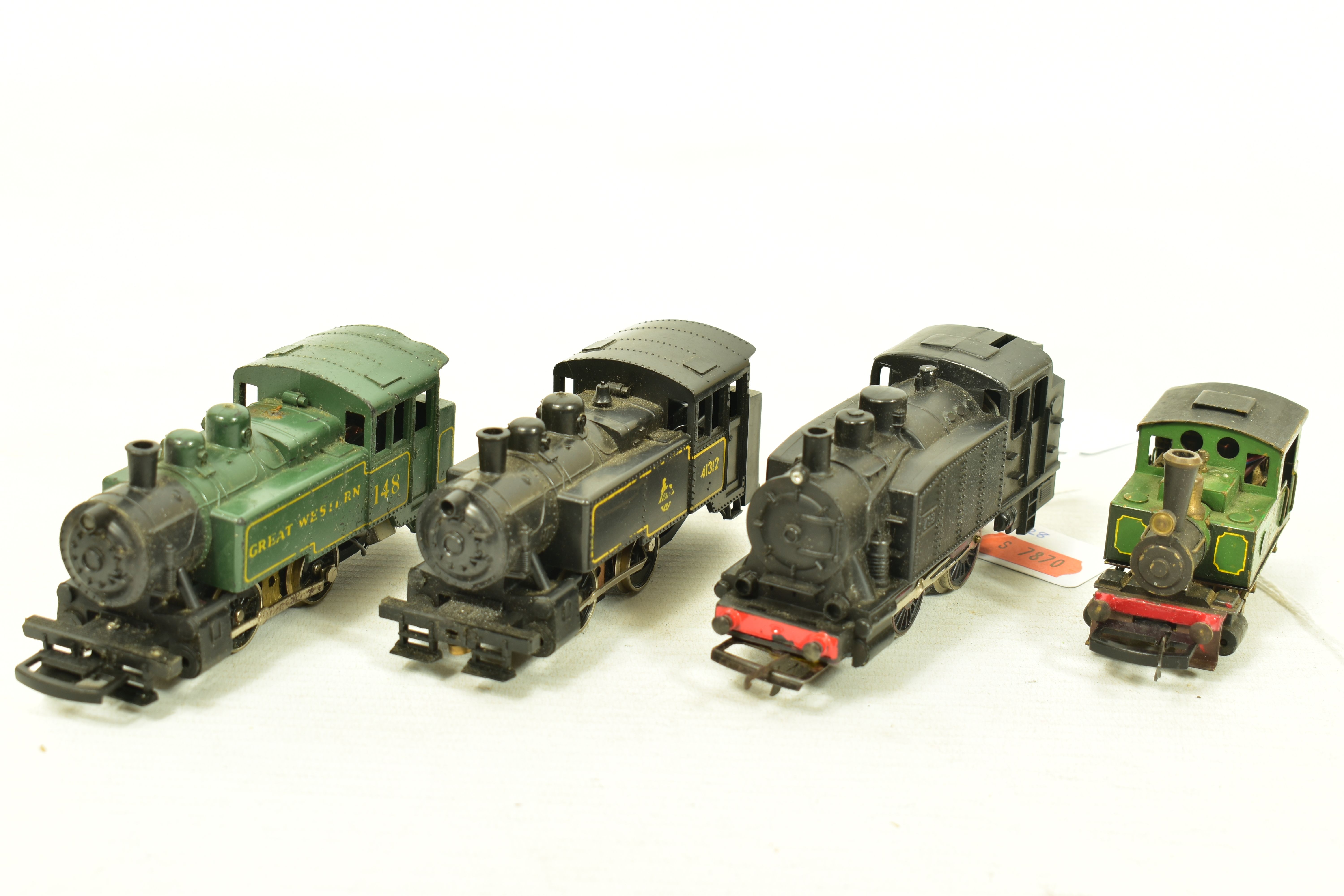 FOUR BOXED HO/OO GAUGE TANK LOCOMOTIVES, assorted continental outline examples by Lima, Jouef