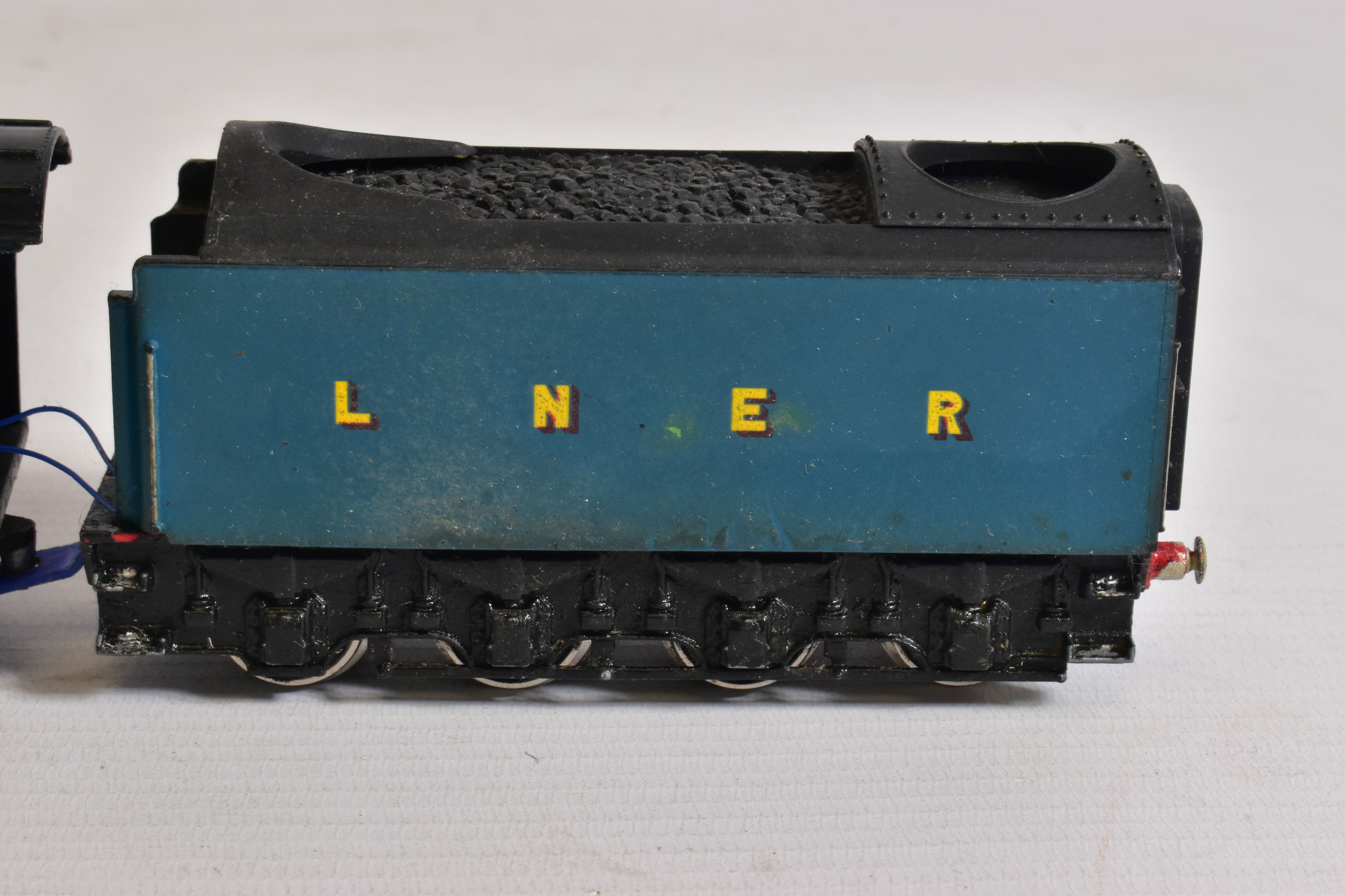 TWO BOXED LILIPUT OO GAUGE LOCOMOTIVES, class A3 'Flying Scotsman' numbers on cab side, replaced - Image 4 of 7