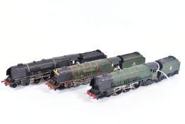 THREE BOXED HORNBY DUBLO DUCHESS CLASS LOCOMOTIVES, 'Duchess of Montrose' No.46232, B.R. matt