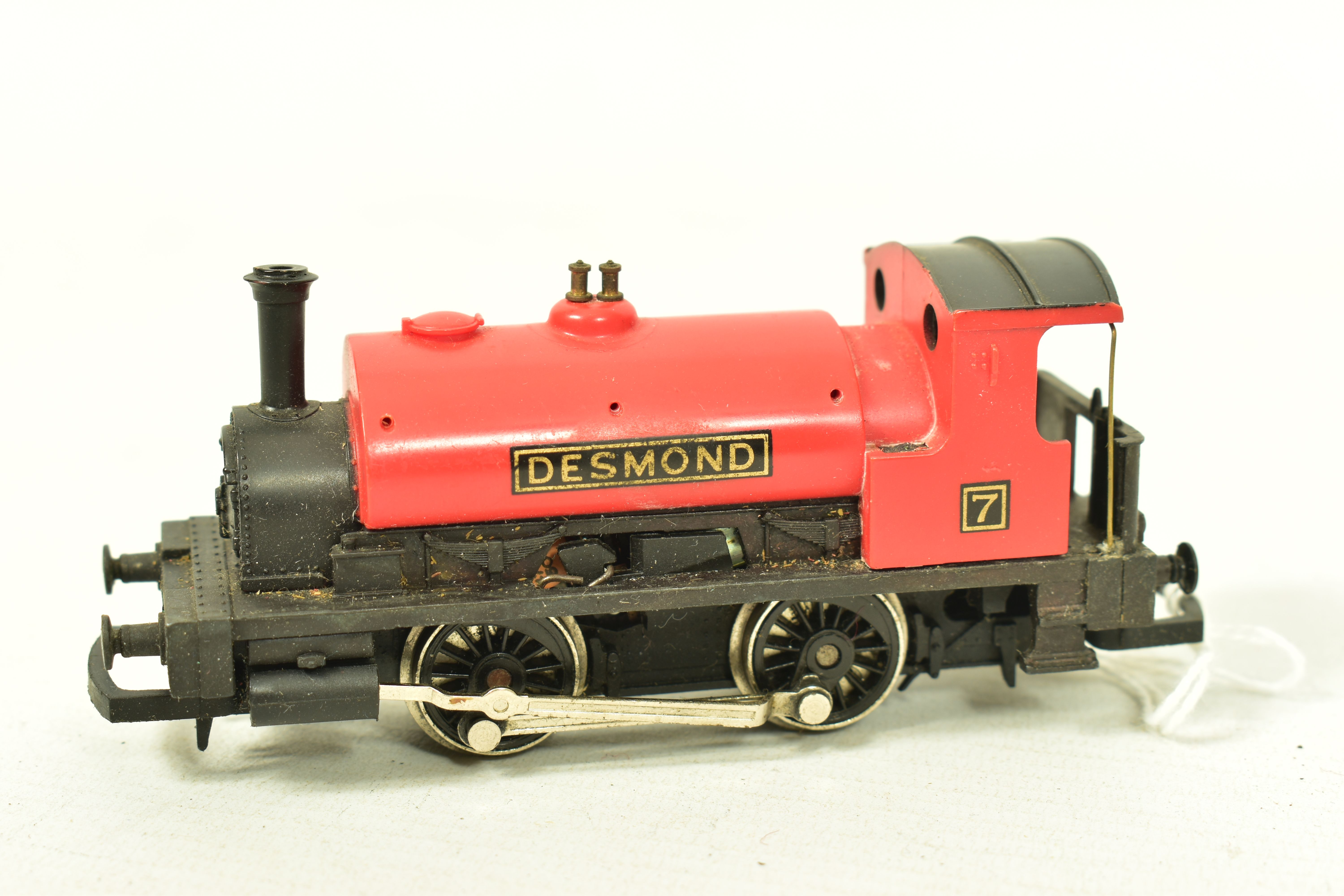 SIX BOXED HORNBY OO GAUGE CLASS 0F PUG SADDLE TANK LOCOMOTIVES, assorted numbers and liveries (R752, - Image 4 of 7