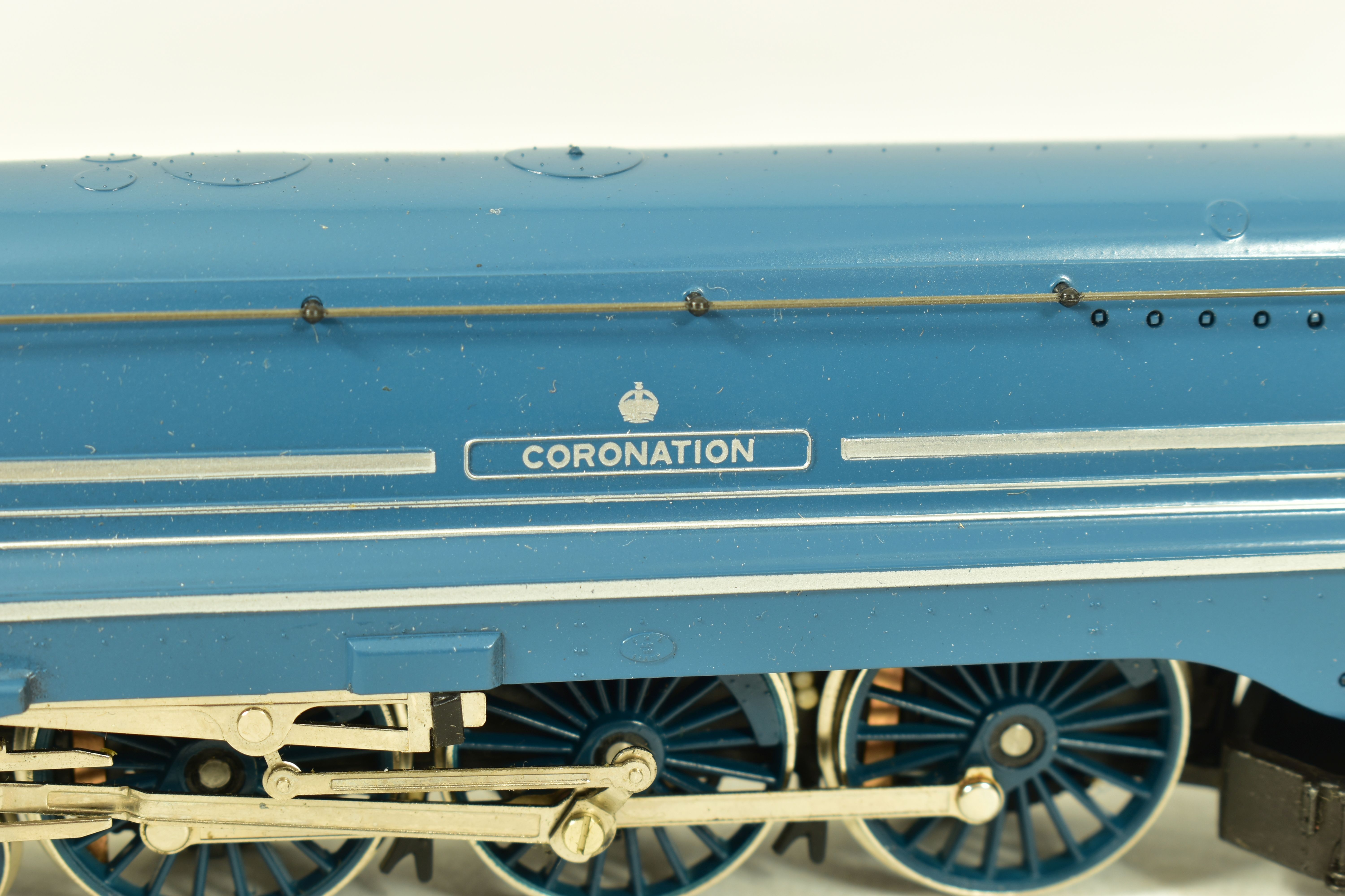 THREE BOXED HORNBY RAILWAYS OO GAUGE PRINCESS AND CORONATION CLASS LOCOMOTIVES, 'The Princess Royal' - Image 10 of 12