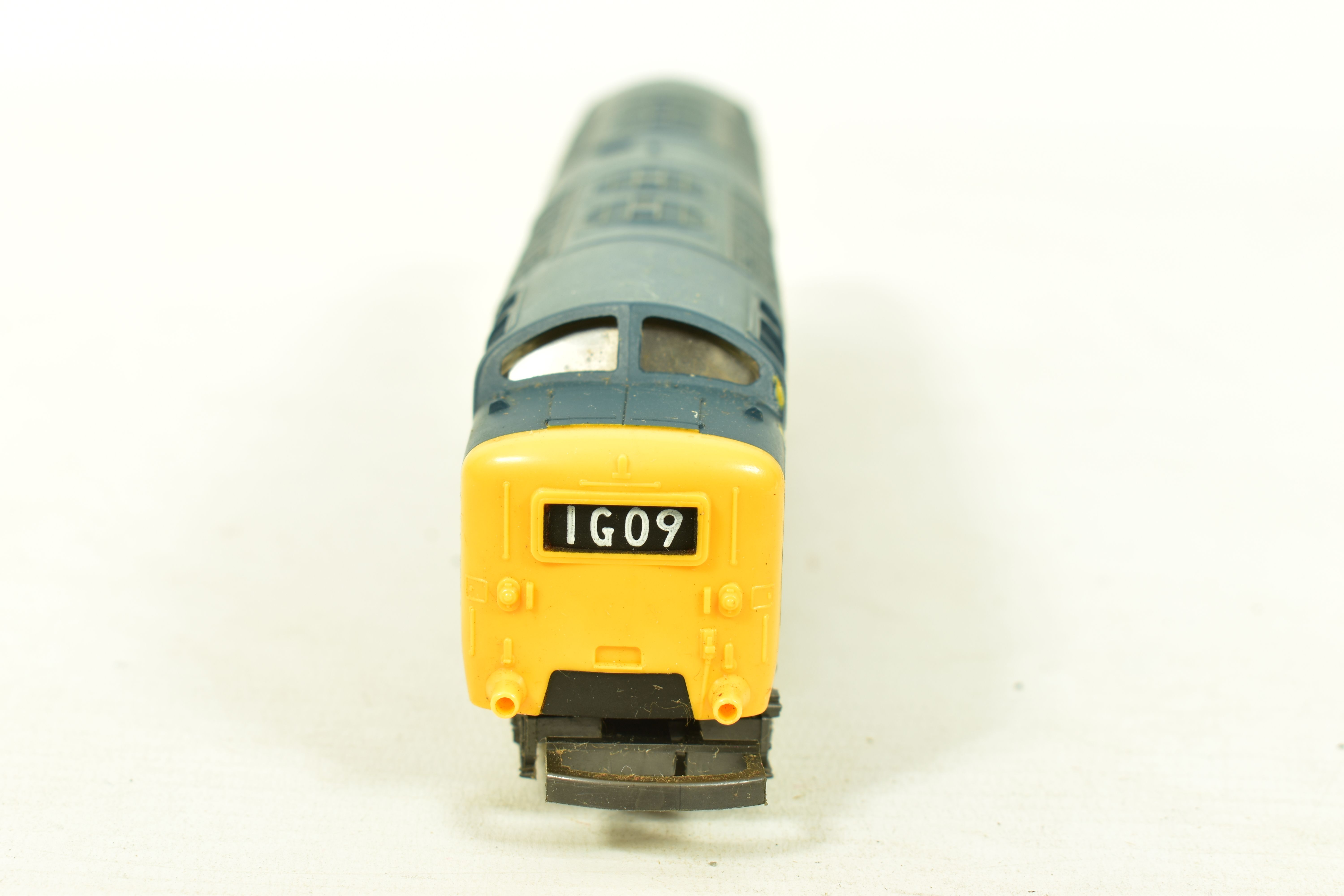 FOUR BOXED LIMA OO GAUGE CLASS 55 DELTIC LOCOMOTIVES, 2 x 'Meld' No.D9003, B.R. two tone green - Image 15 of 15