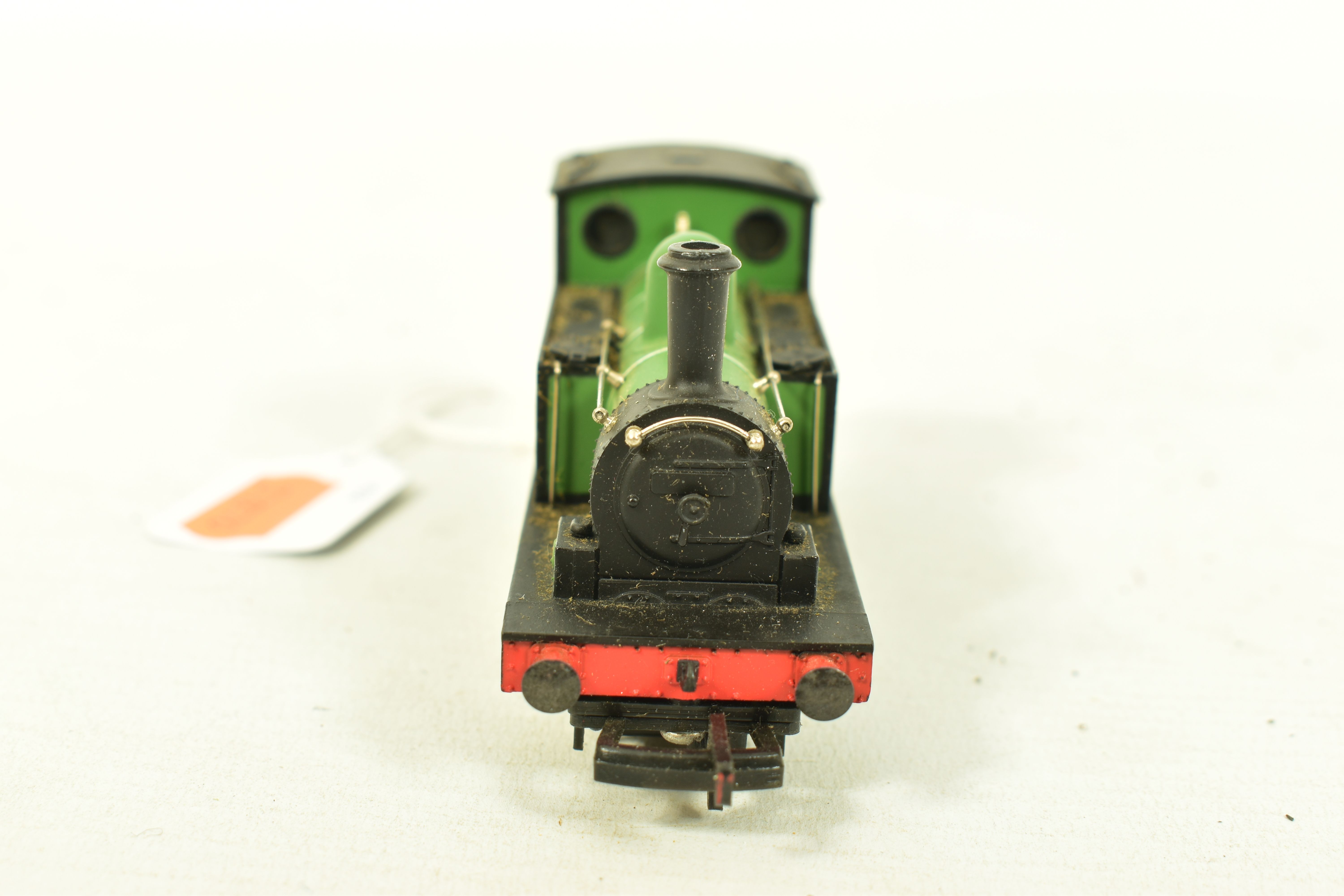 FOUR BOXED MAINLINE OO GAUGE TANK LOCOMOTIVES, 3 x class J72 no.581, L.N.E.R. green livery (37 - Image 8 of 10