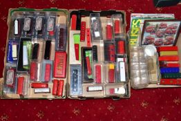 A COLLECTION OF BOXED AND UNBOXED MAINLY 1:76 SCALE MIDLAND RED BUS MODELS, Britbus, Corgi OOC,