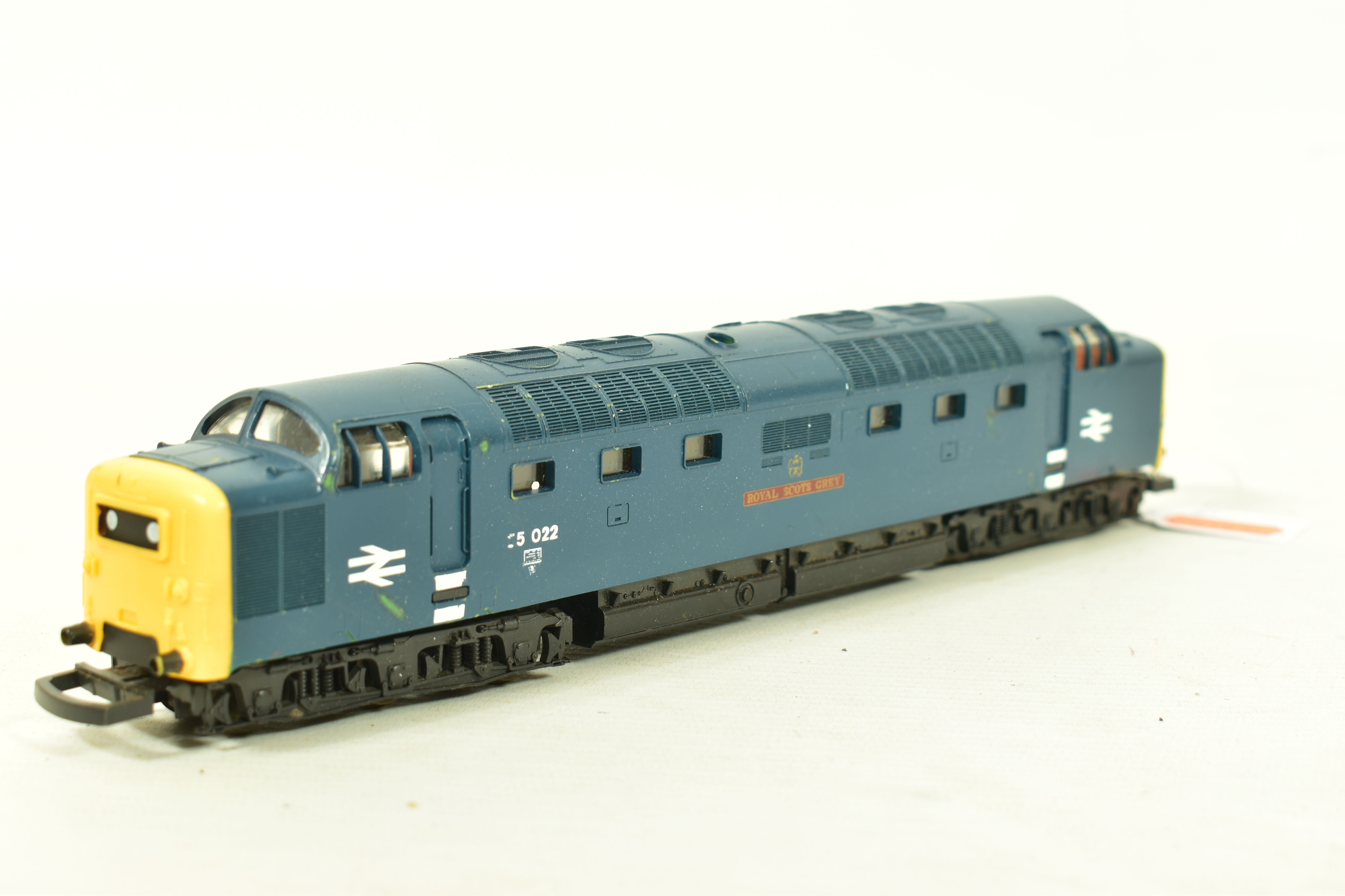 FOUR BOXED LIMA OO GAUGE CLASS 55 DELTIC LOCOMOTIVES, 2 x 'Meld' No.D9003, B.R. two tone green - Image 8 of 15