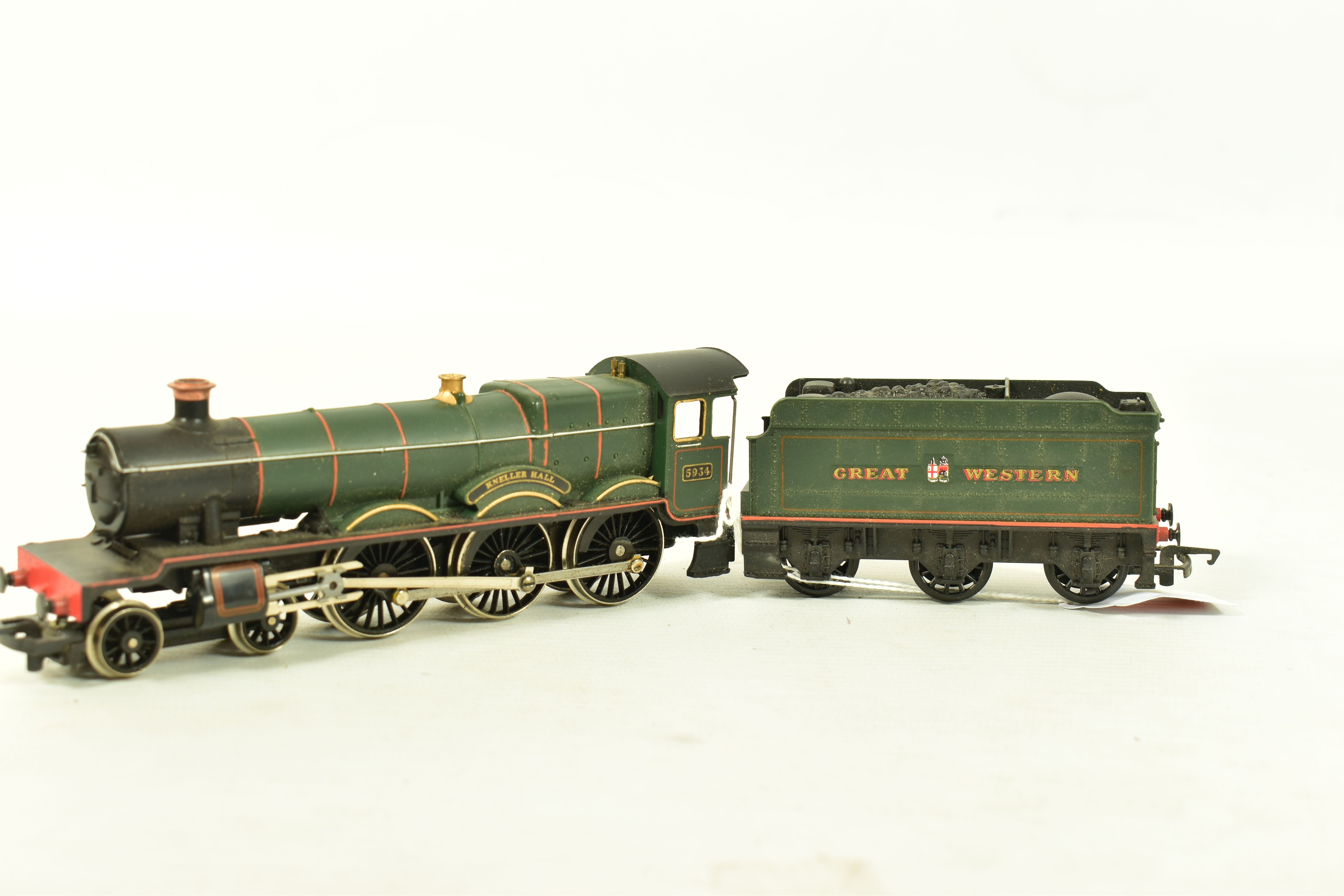 THREE BOXED HORNBY RAILWAYS OO GAUGE G.W.R. HALL CLASS LOCOMOTIVES, 'Albert Hall' No.4983 (R759), ' - Image 8 of 10