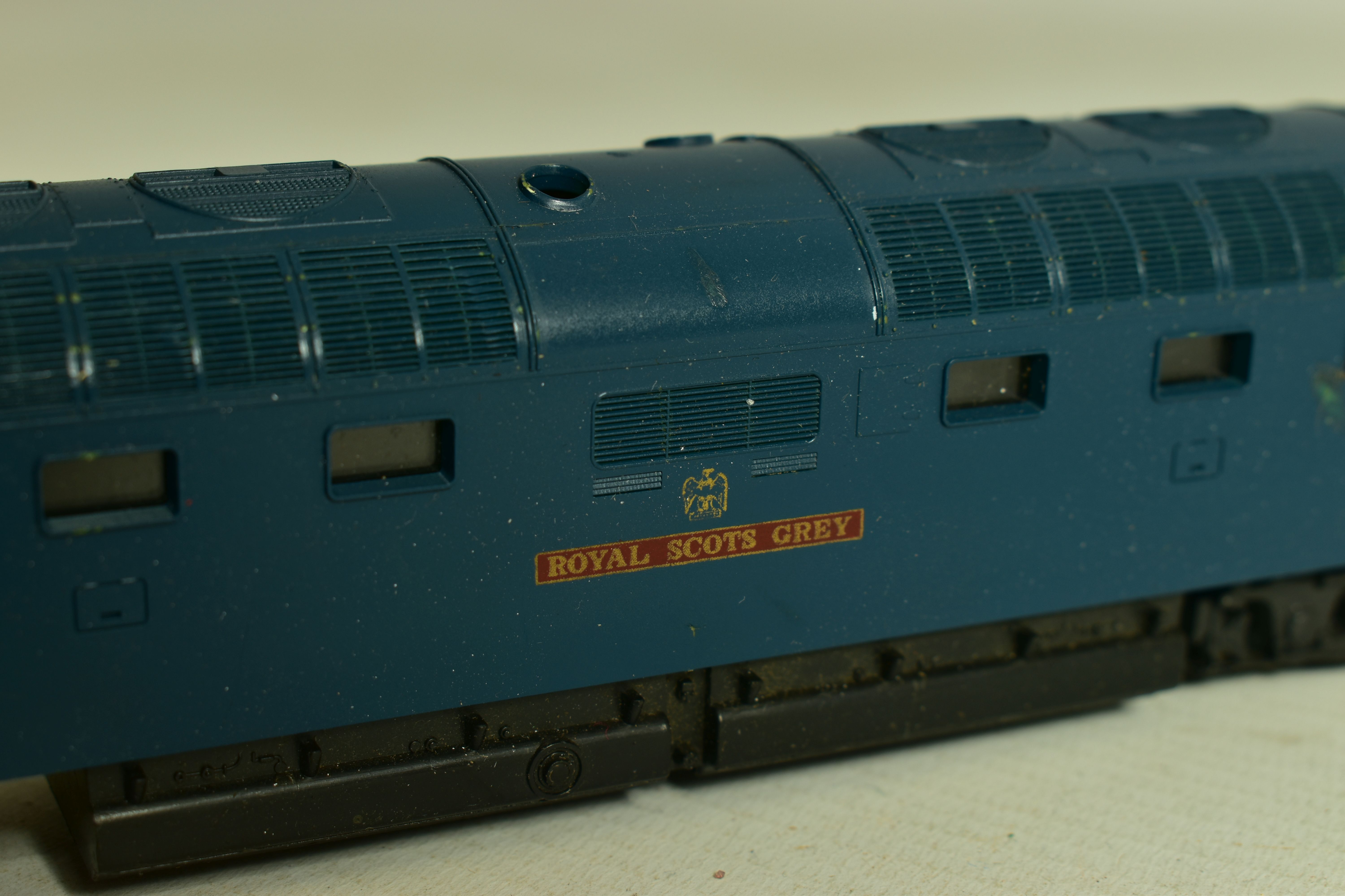 FOUR BOXED LIMA OO GAUGE CLASS 55 DELTIC LOCOMOTIVES, 2 x 'Meld' No.D9003, B.R. two tone green - Image 10 of 15