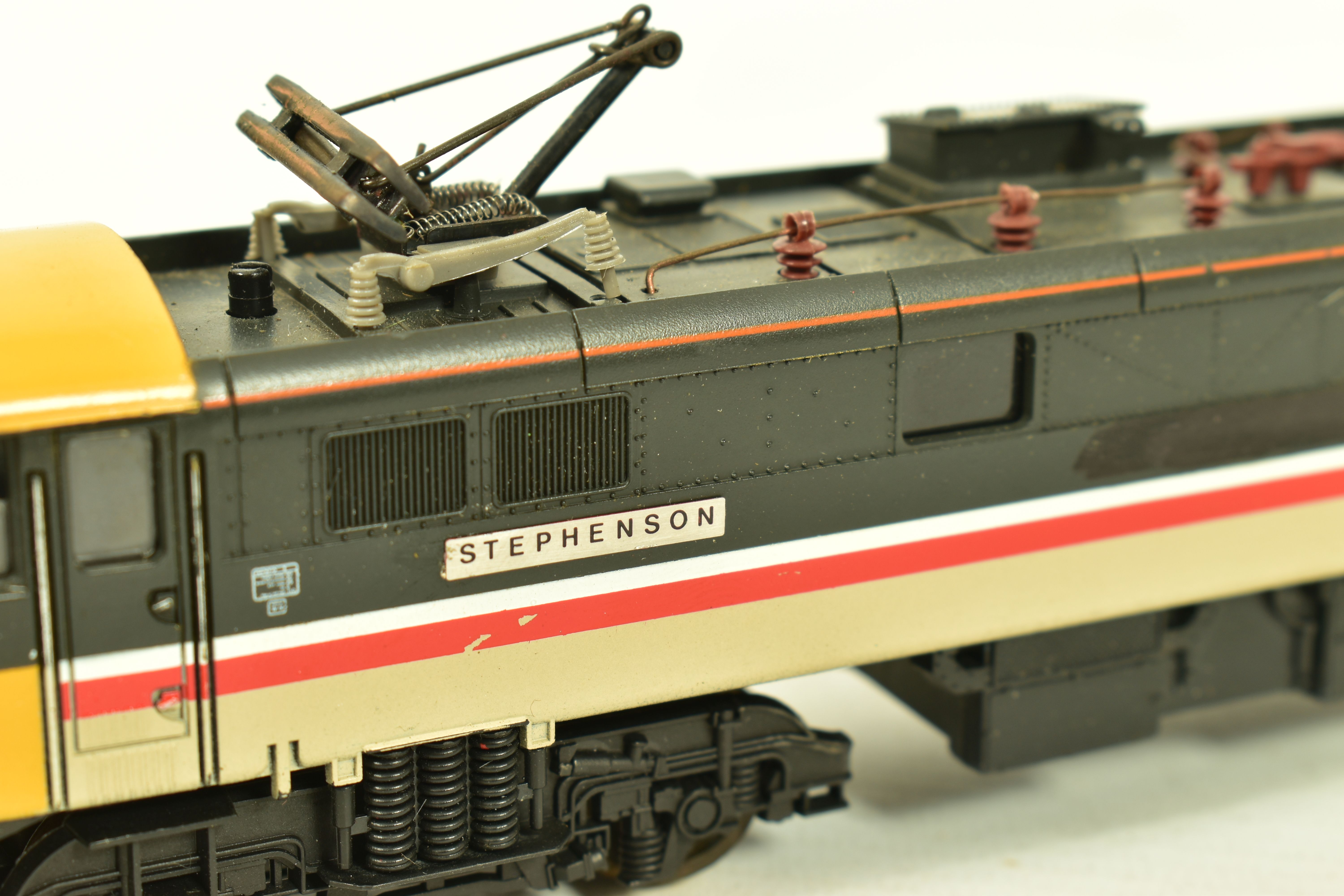 FIVE BOXED LIMA OO GAUGE CLASS 87 LOCOMOTIVES, 'City of Birmingham' No.87 009 (L205195), 'Lord - Image 9 of 17